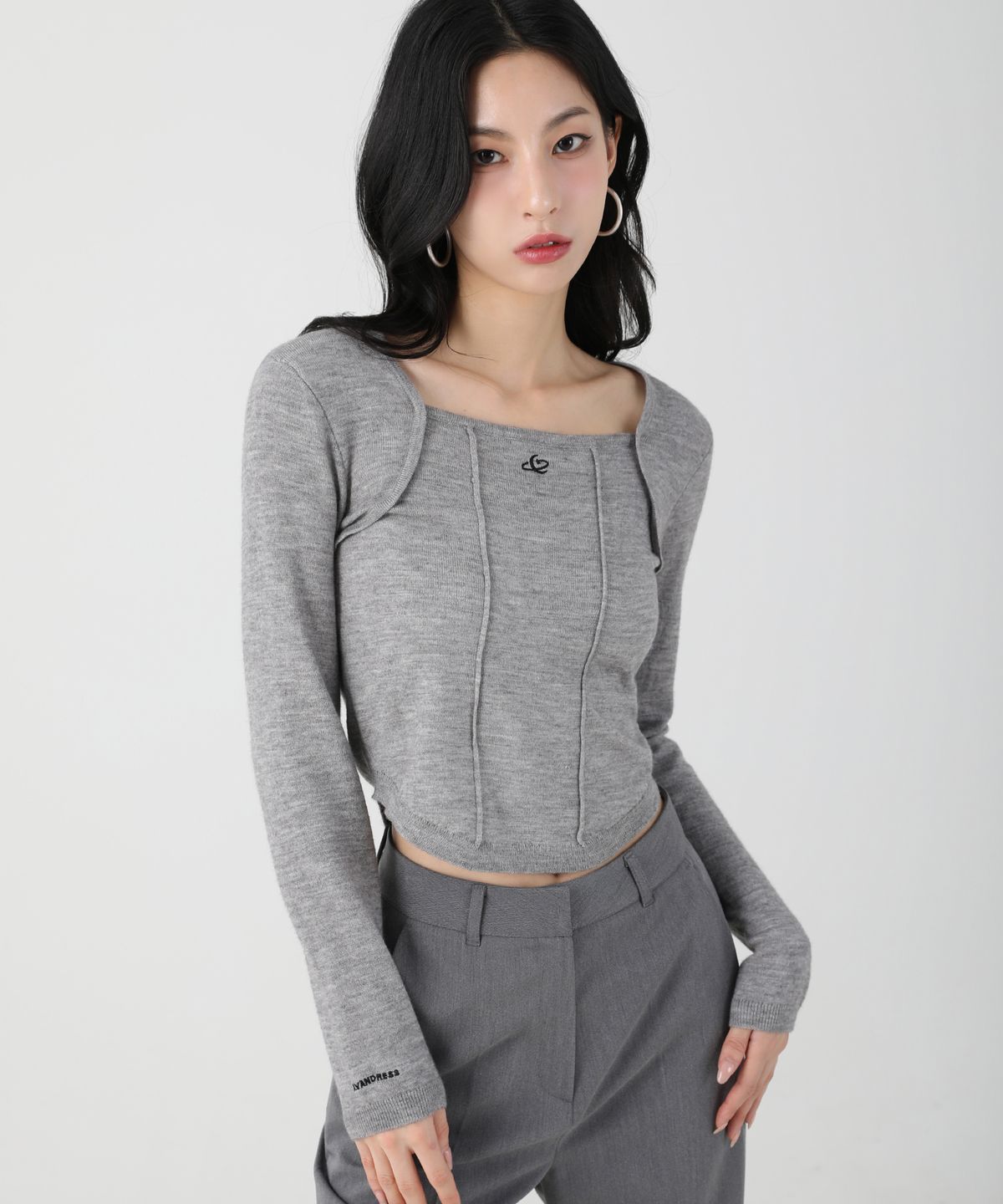어반드레스(AVANDRESS) Square Neck Line Crop Long Sleeve Knit PINK