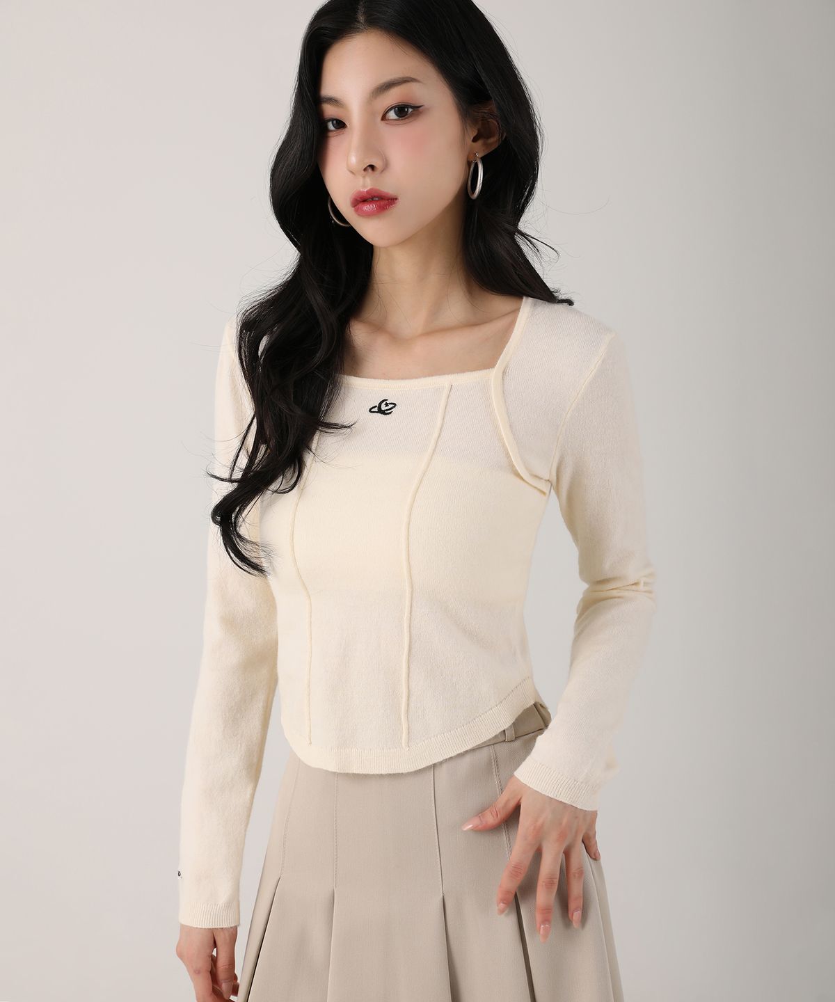 어반드레스(AVANDRESS) Square Neck Line Crop Long Sleeve Knit PINK
