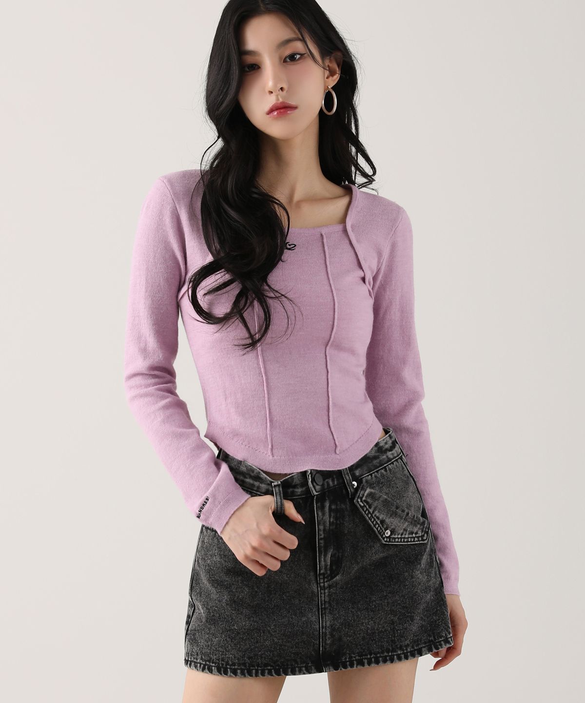어반드레스(AVANDRESS) Square Neck Line Crop Long Sleeve Knit PINK