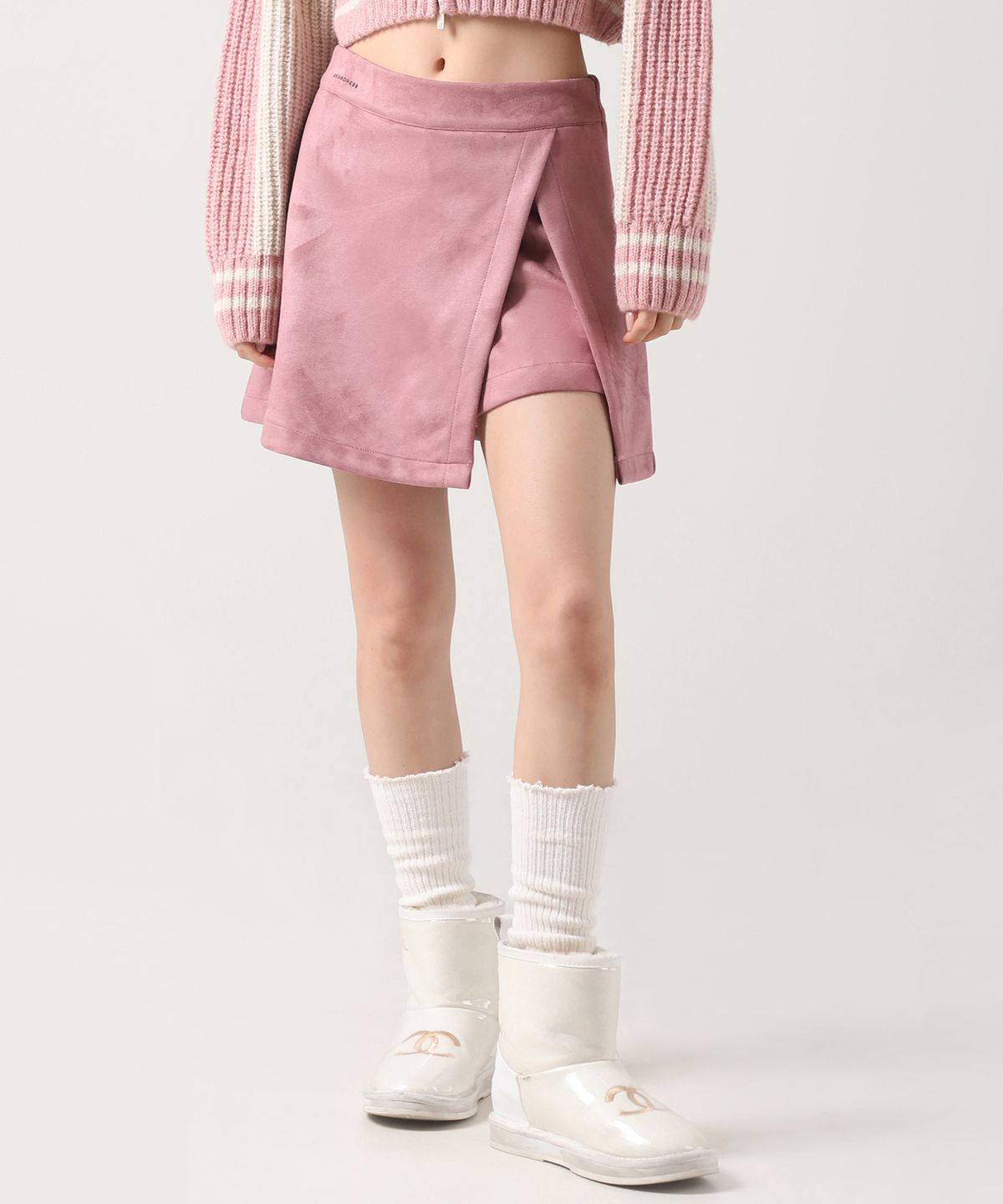 어반드레스(AVANDRESS) Suede Chic Slit Mini Skirt BLACK