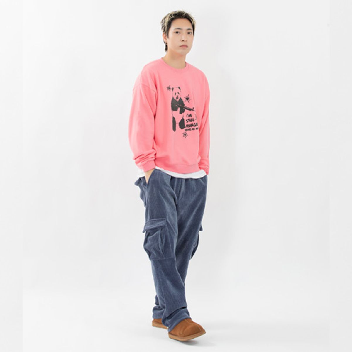 크루치(KRUCHI) HUNGRY PANDA SWEATSHIRT (PINK)
