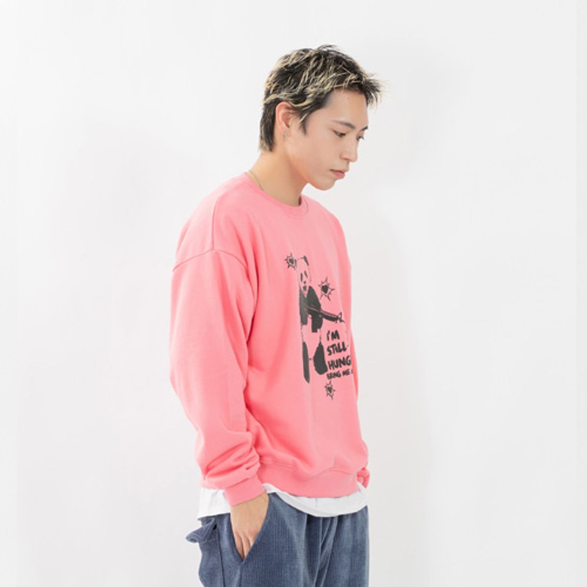 크루치(KRUCHI) HUNGRY PANDA SWEATSHIRT (PINK)
