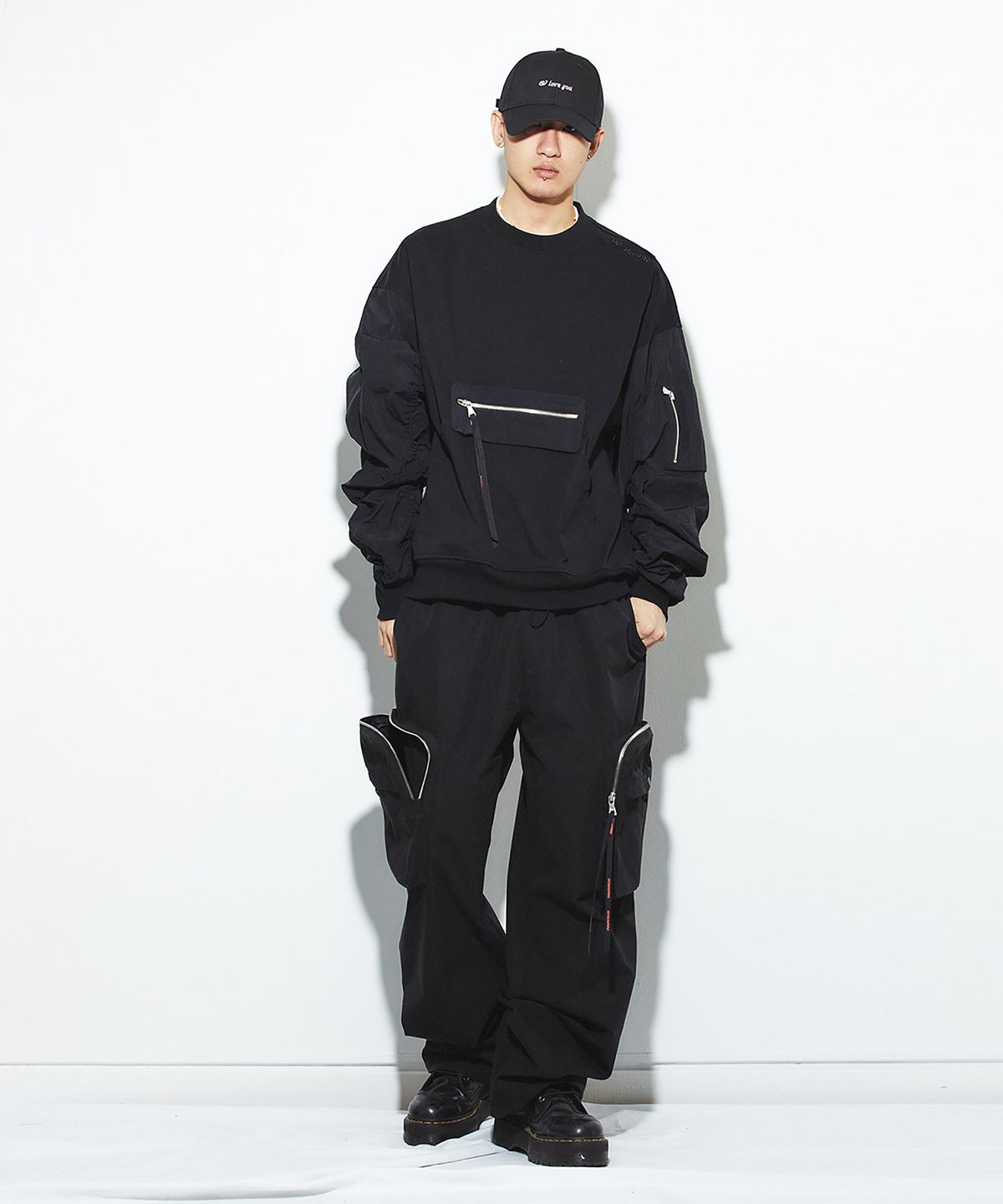 밀리밀리언(MILLIMILLION) BASALT BIG POCKET CARGO PANTS B04-BLACK