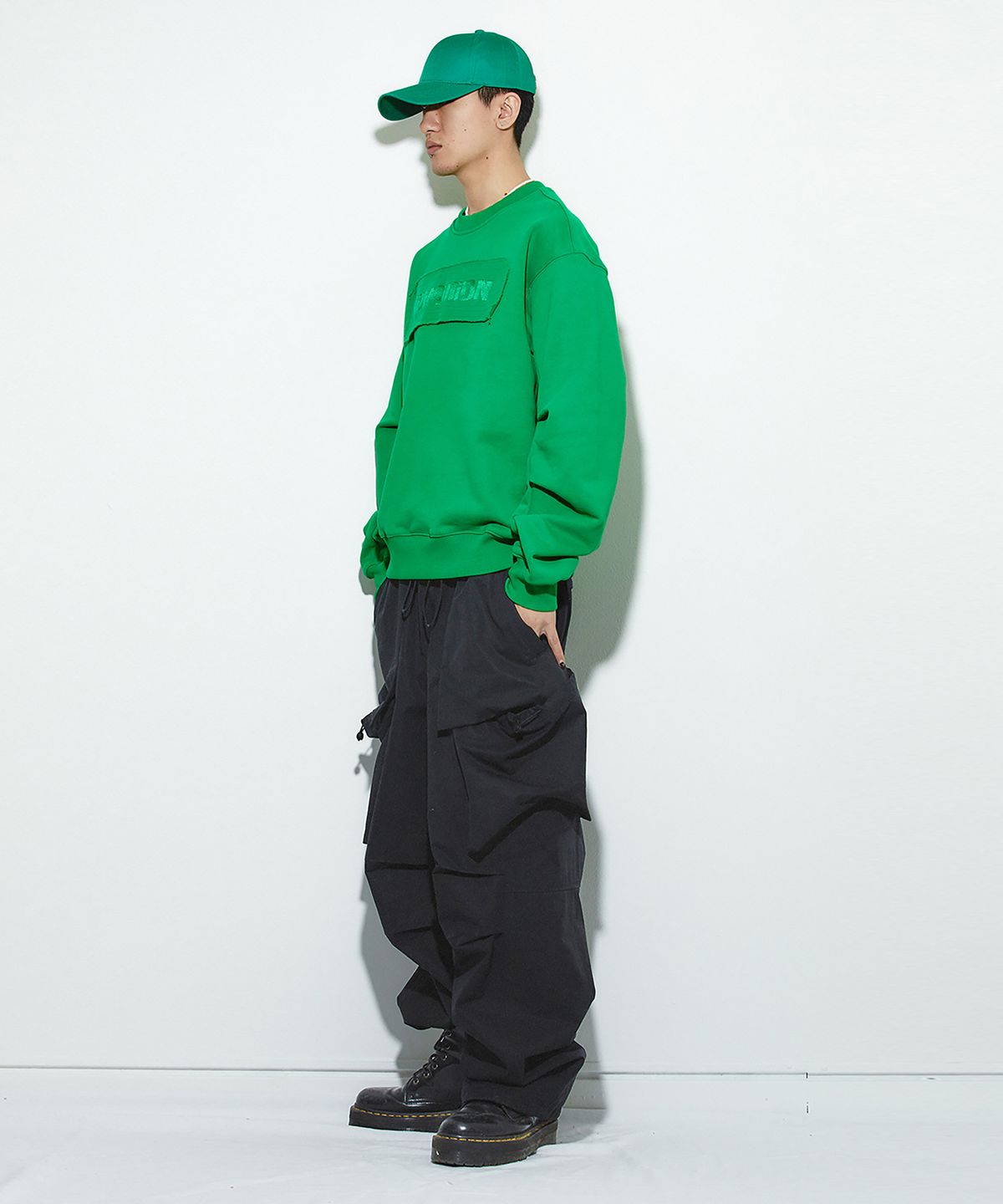 밀리밀리언(MILLIMILLION) BASALT UNIQUE DETAIL PANTS B05