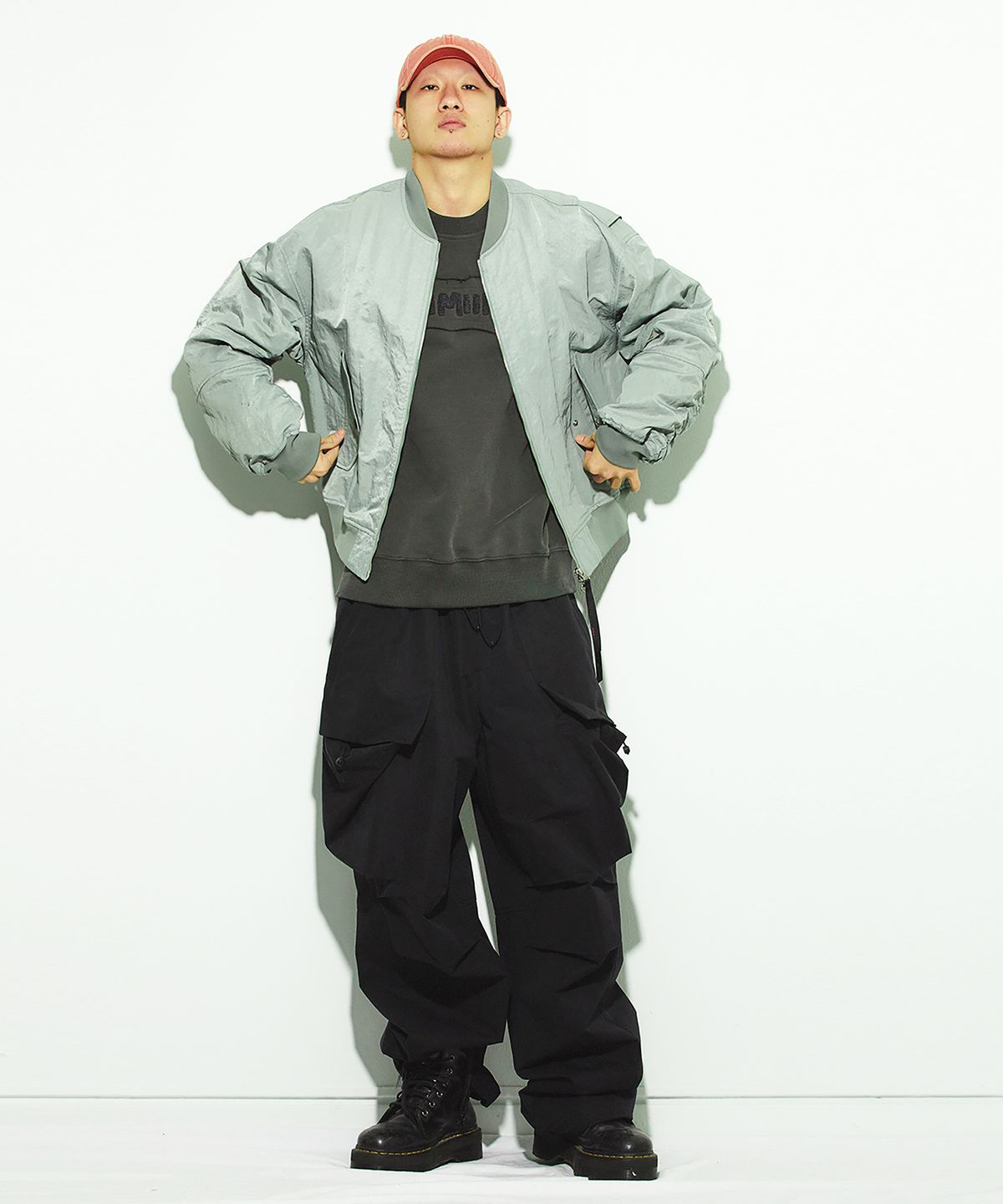 밀리밀리언(MILLIMILLION) BASALT UNIQUE DETAIL PANTS B05