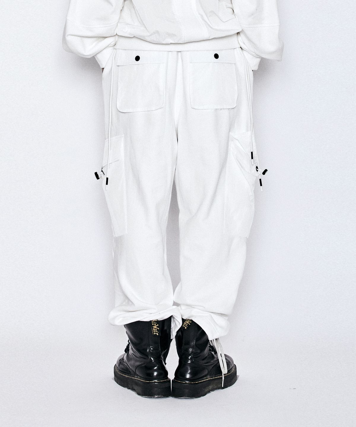 밀리밀리언(MILLIMILLION) BASALT HYBRID JERSEY PANTS B07-WHITE