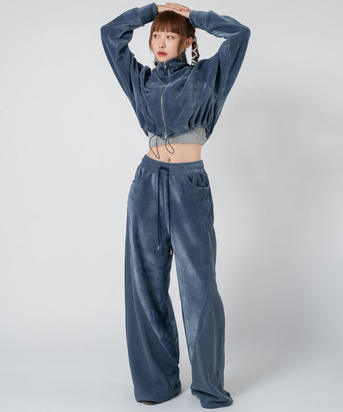 언유주얼 노말(UNUSUALNORMAL) MARTIN VELVET WIDE PANTS_NAVY
