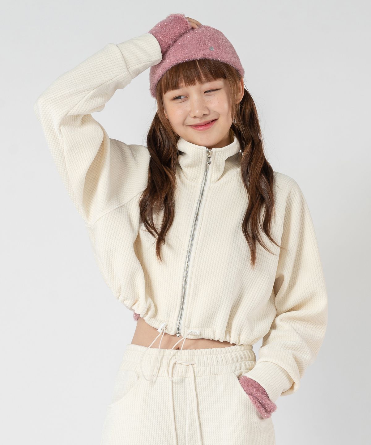 언유주얼 노말(UNUSUALNORMAL) MARTIN VELVET ZIP-UP JACKET_IVORY