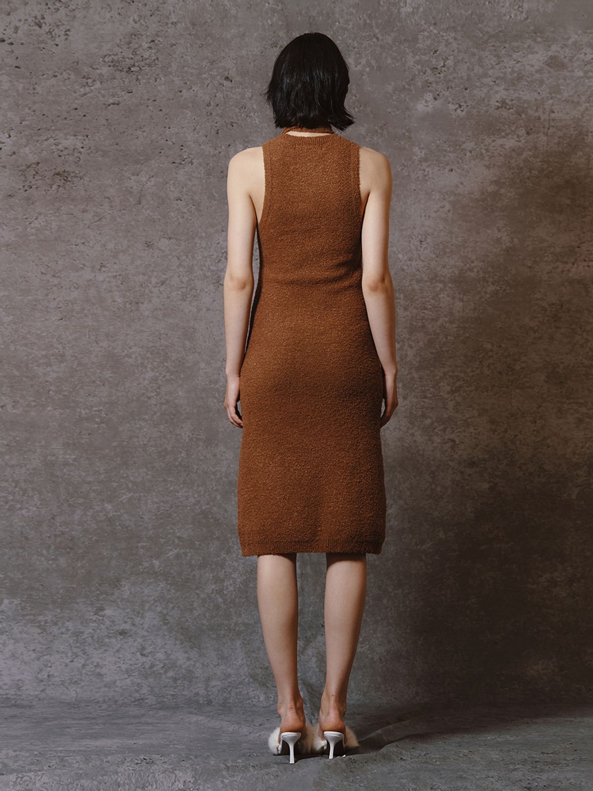 민더리(MEENDERI) BOUCLE KNIT LONG DRESS - BROWN