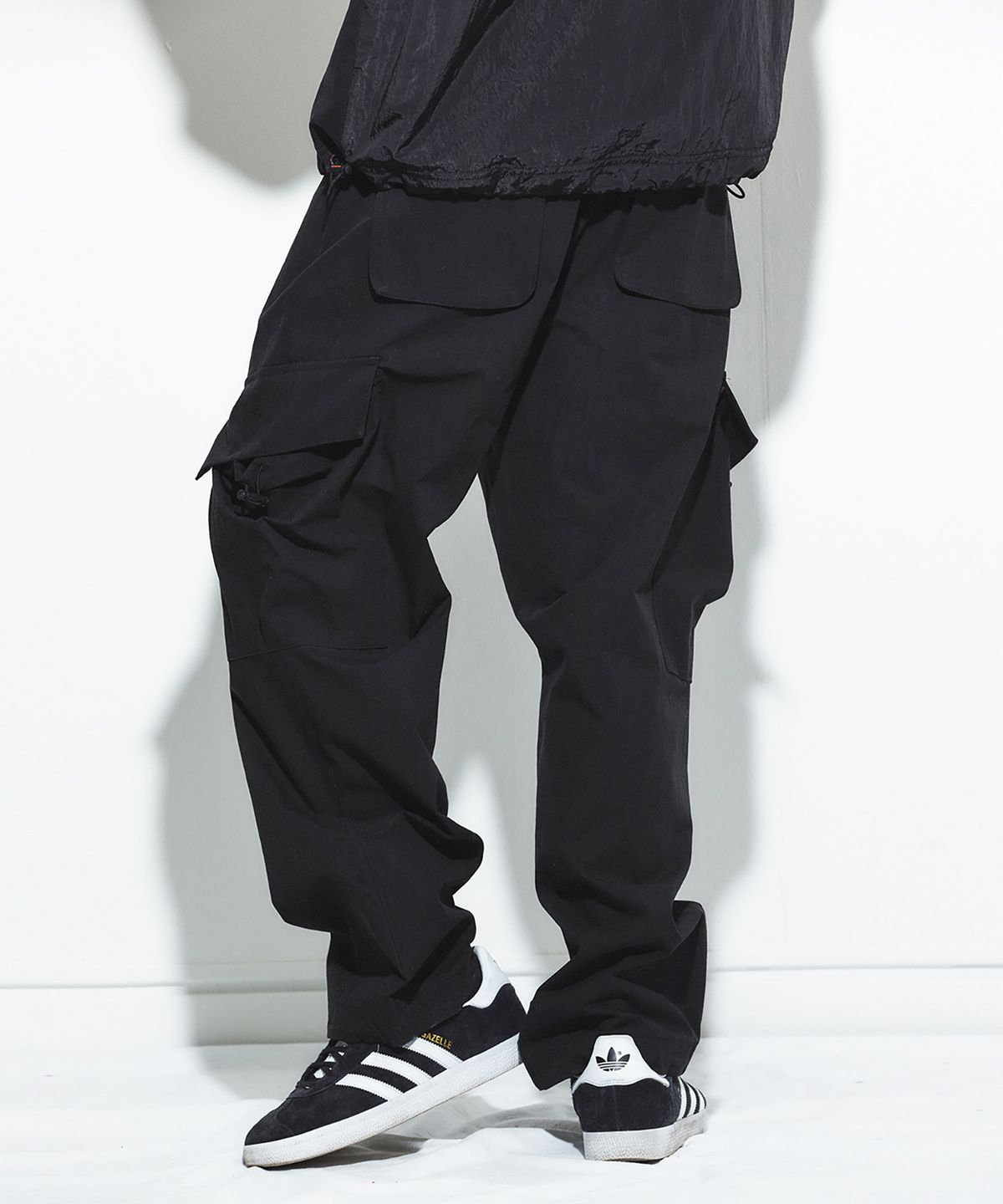 밀리밀리언(MILLIMILLION) BASALT CARGO PANTS B09-BLACK