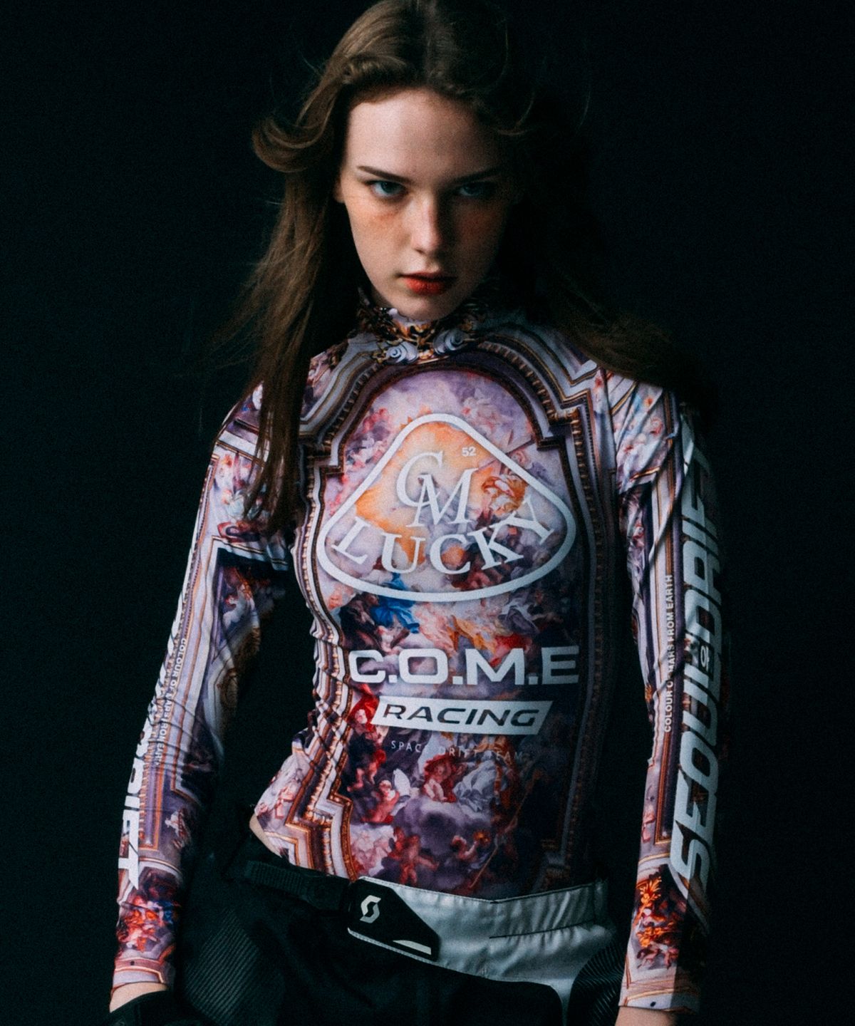 씨오엠이(COME) [WOMEN] High-neck Racing Bodysuit (Pink)