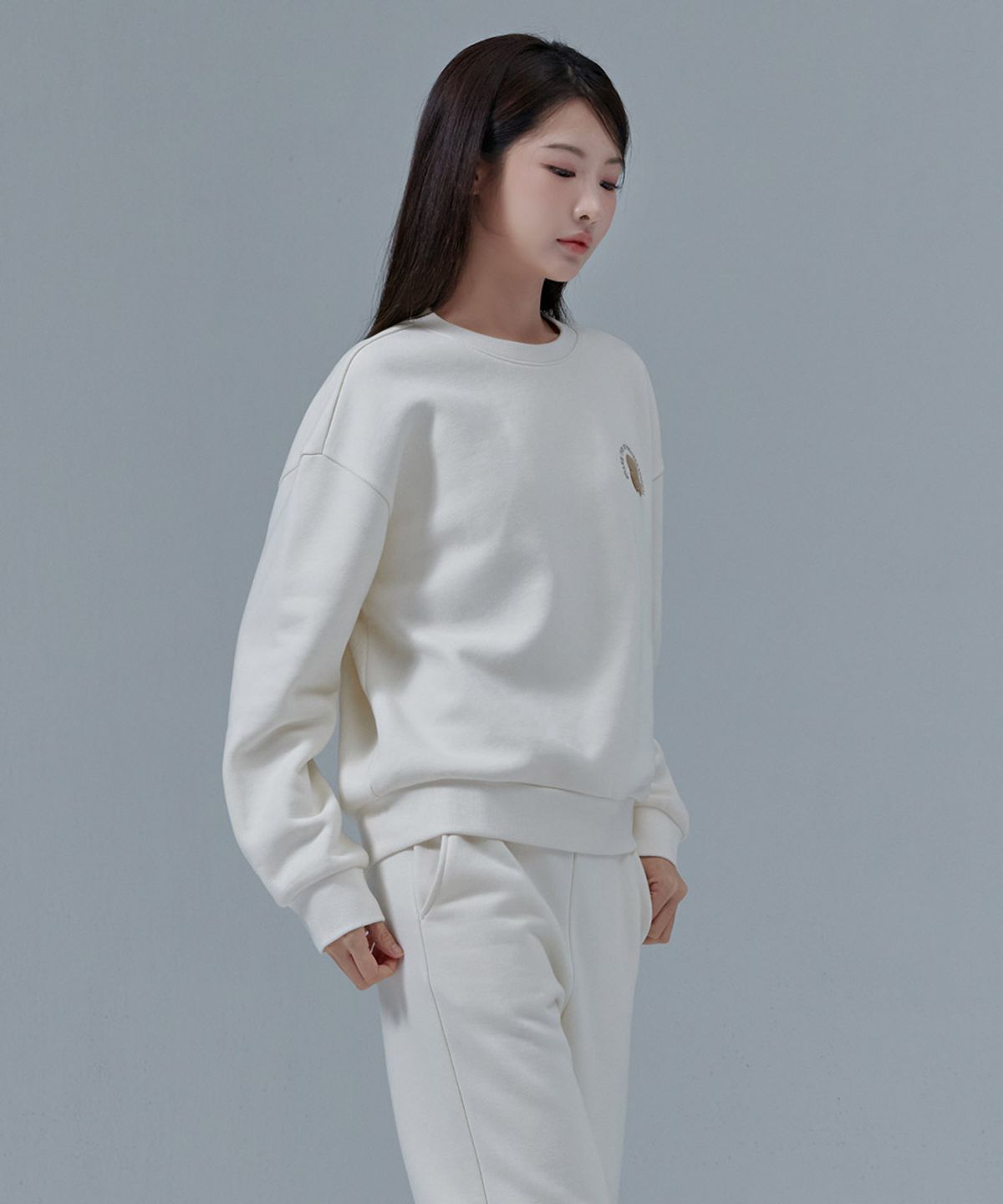 체이스컬트(CHASECULT) 여성 기모 부클 포인트 맨투맨 티셔츠-CFRG5172D0A