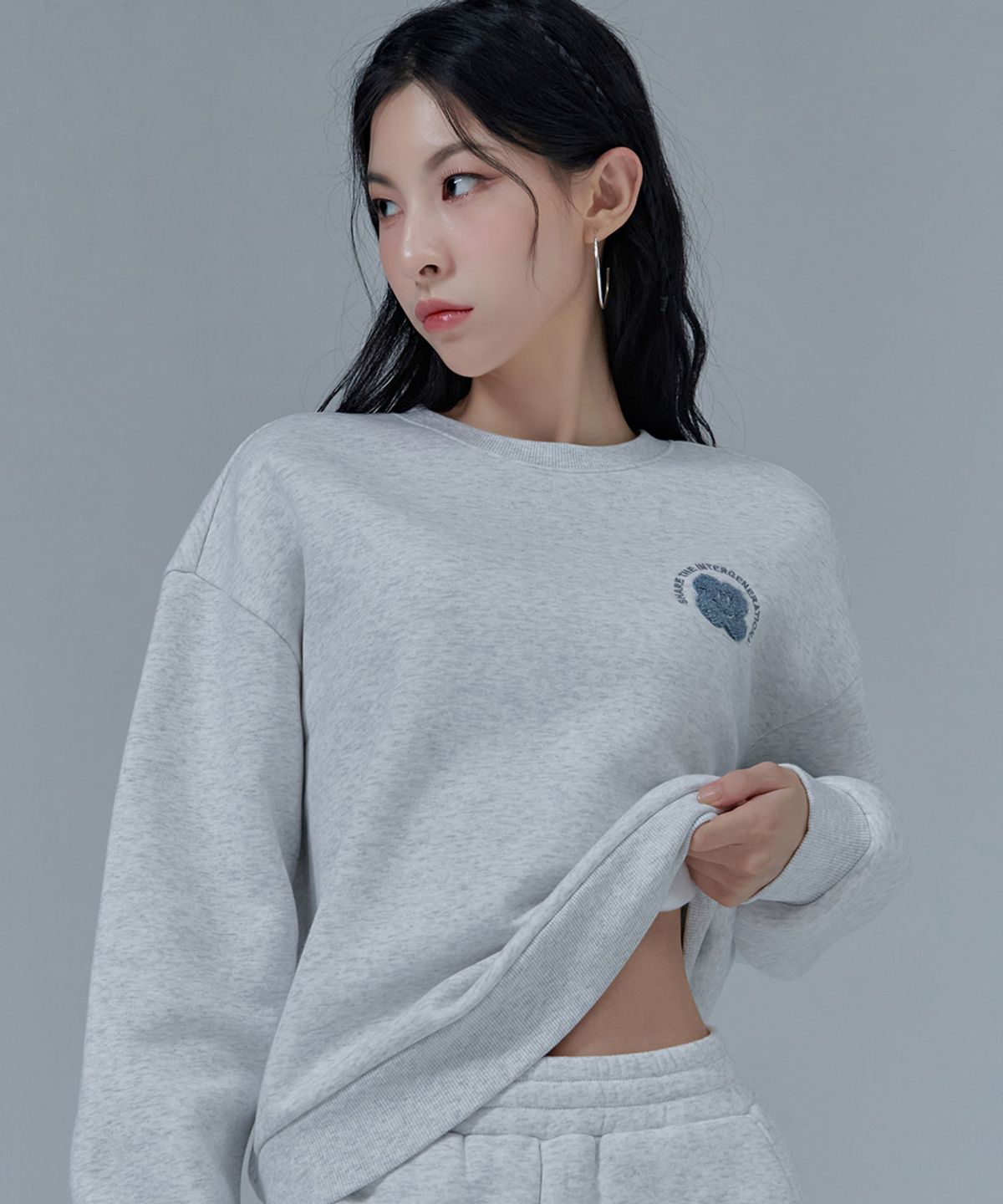 체이스컬트(CHASECULT) 여성 기모 부클 포인트 맨투맨 티셔츠-CFRG5172D0B