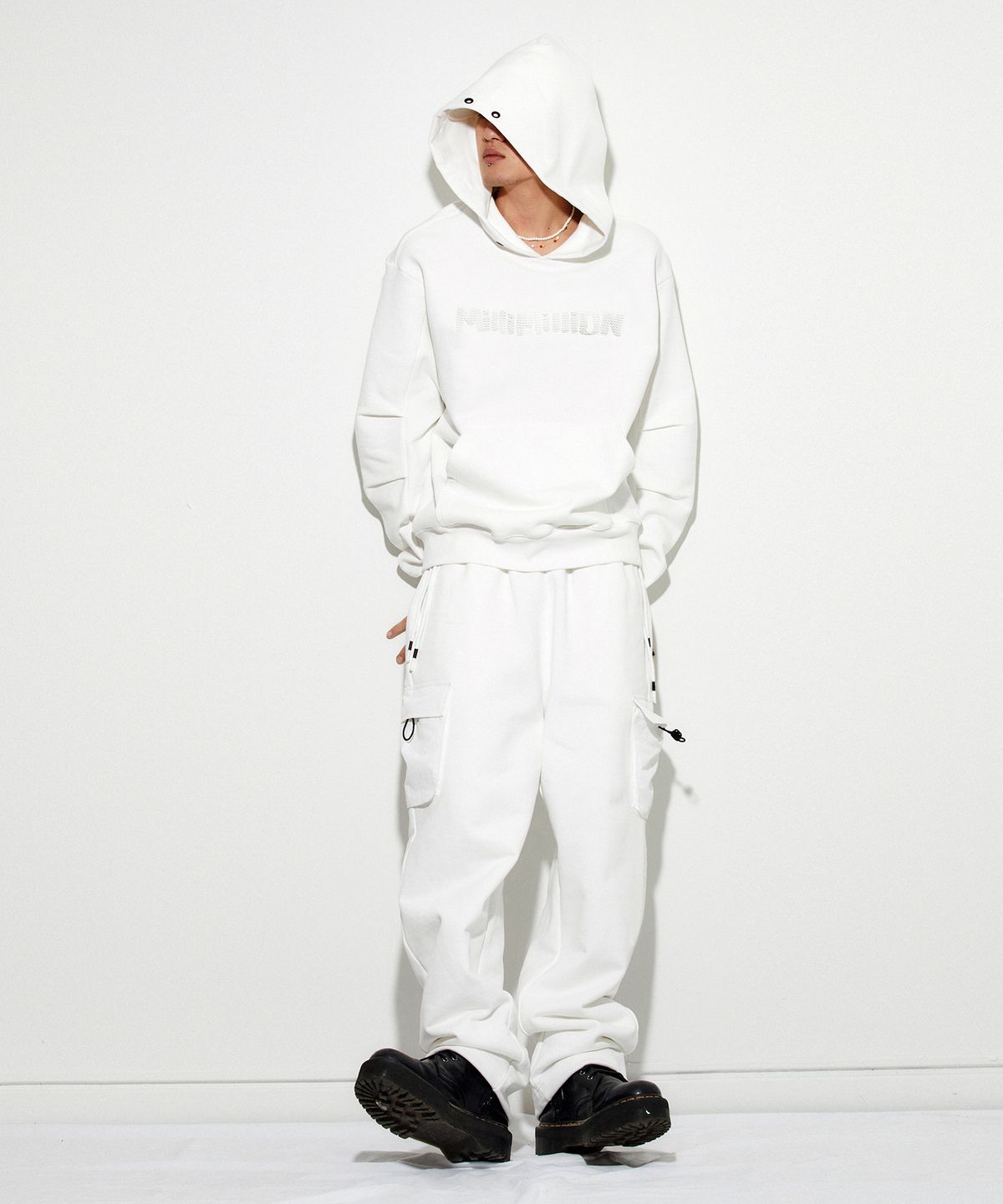 밀리밀리언(MILLIMILLION) COBBLESTONE SIGNATURE HOODY T10-WHITE