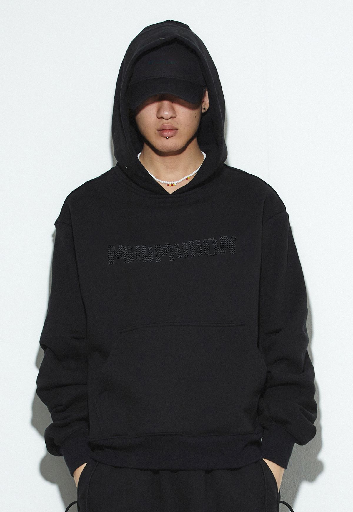 밀리밀리언(MILLIMILLION) COBBLESTONE SIGNATURE HOODY T10-BLACK