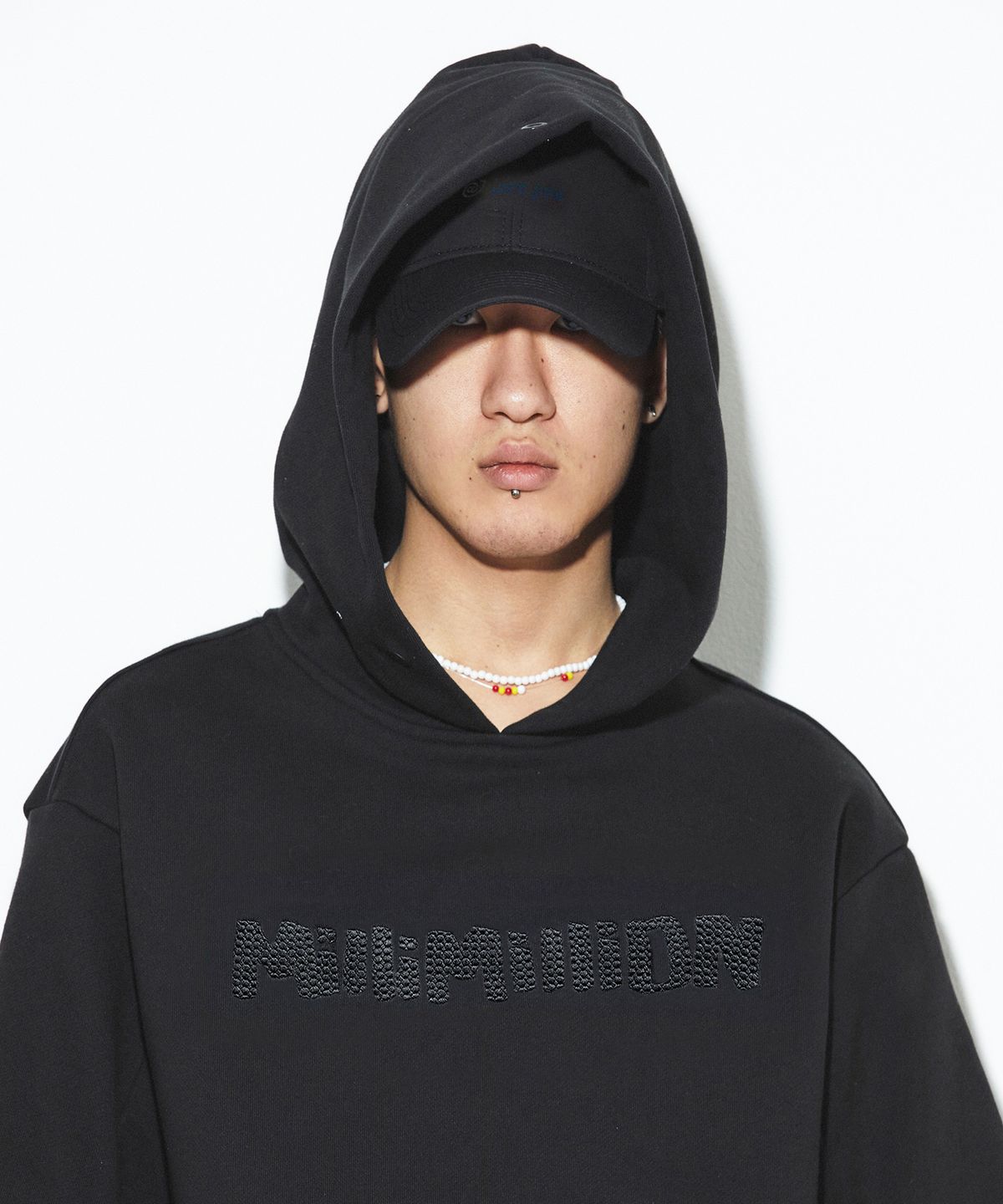밀리밀리언(MILLIMILLION) COBBLESTONE SIGNATURE HOODY T10-BLACK