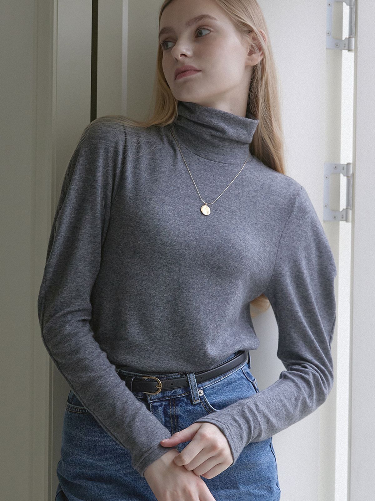 논로컬(NONLOCAL) Wool Tencel Volume Sleeve Turtleneck - Charcoal