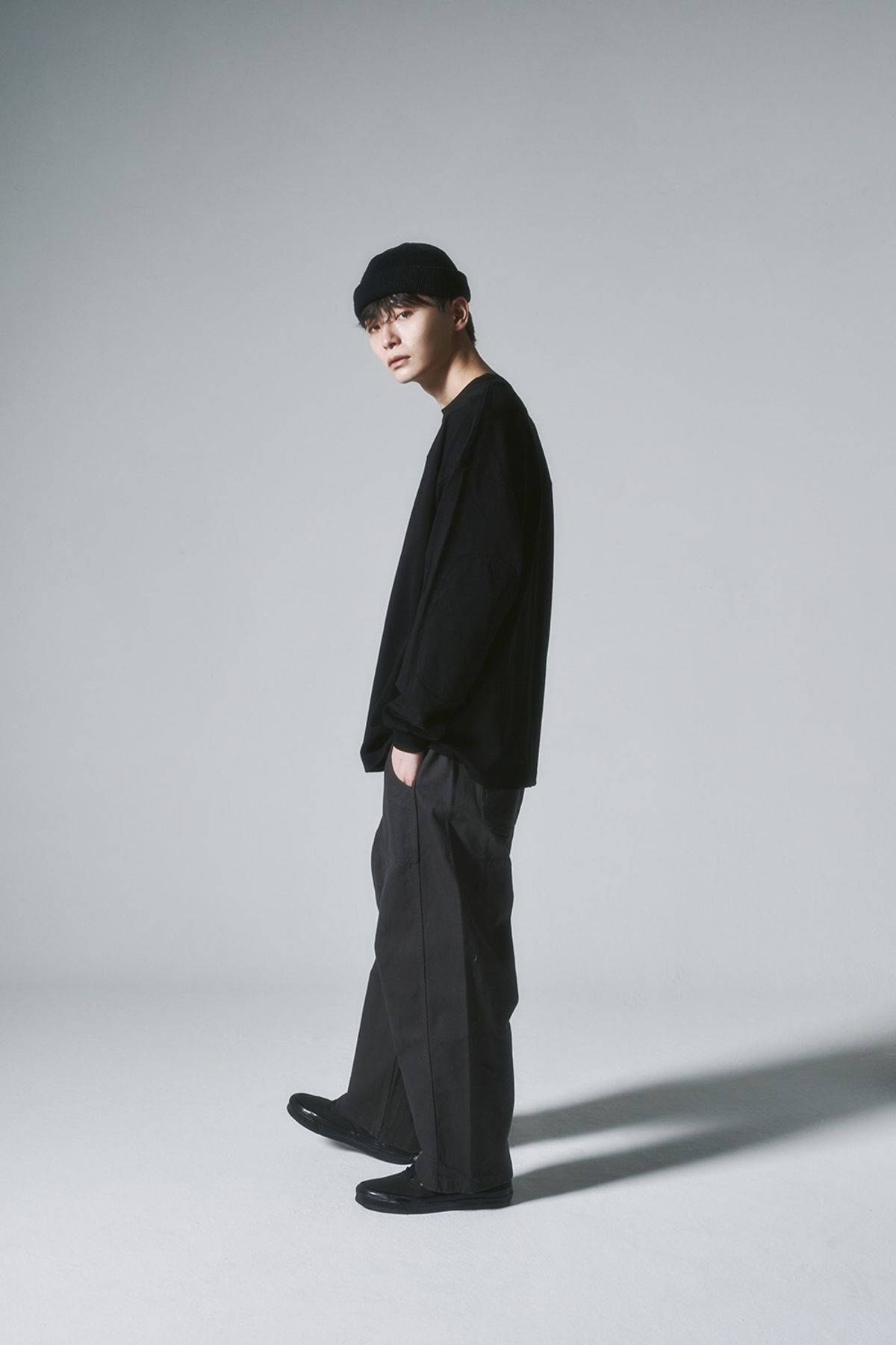히즈핸더(HISHANDER) ROUND PATCH LONG SLEEVE T-SHIRTS