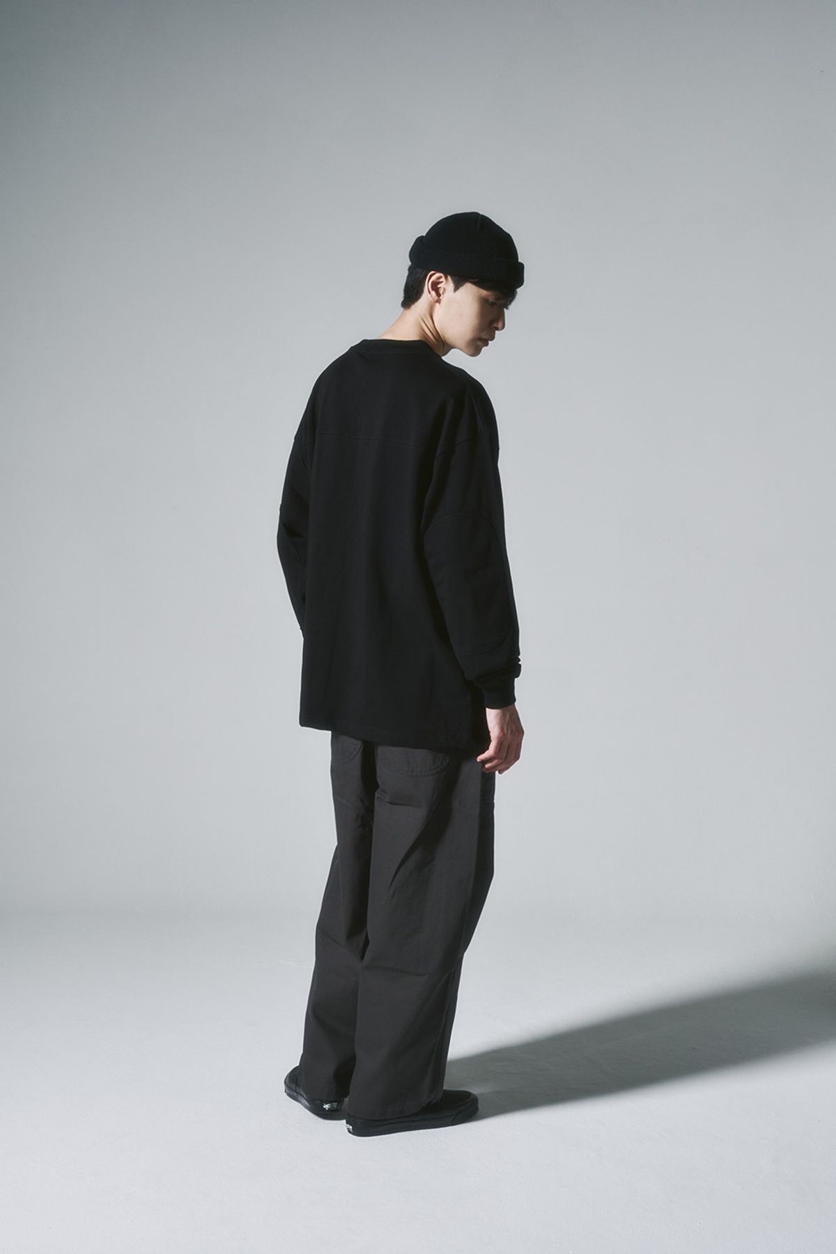 히즈핸더(HISHANDER) ROUND PATCH LONG SLEEVE T-SHIRTS