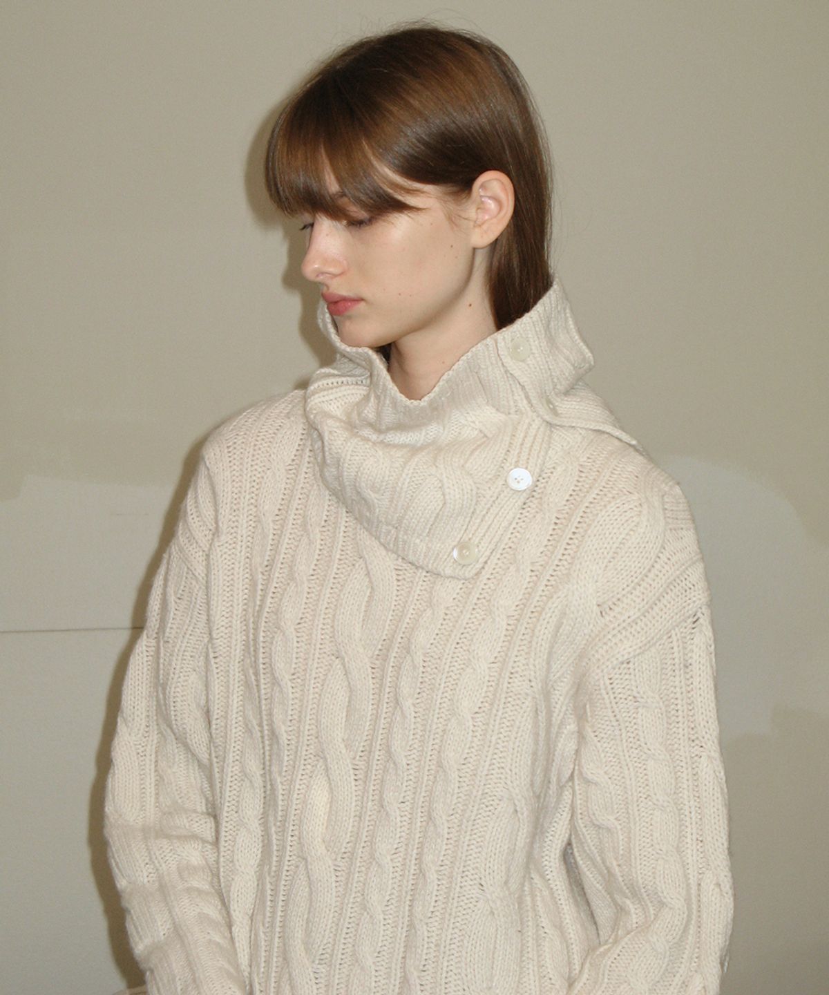 시눈(SINOON) TWO-WAY CABLE TURTLENECK KNIT (IVORY)