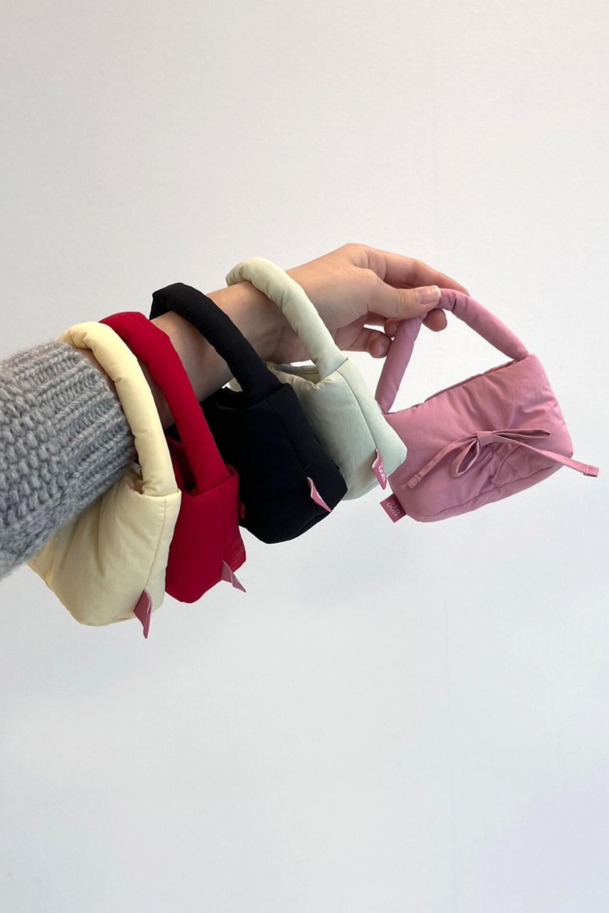 시눈(SINOON) SMORE PADDING BAG KEYRING (BLACK)
