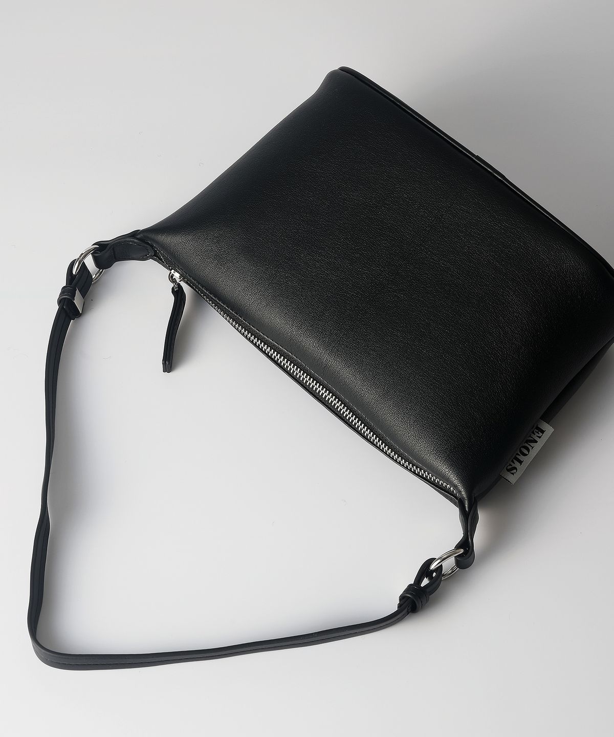 옐로우스톤(YELLOWSTONE) Shoulder crunch bag - Black