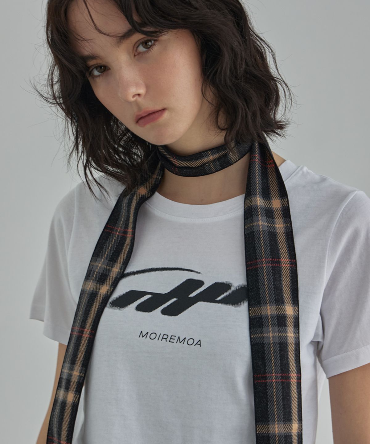 무아르모아(MOIREMOA) MM crop tee-white