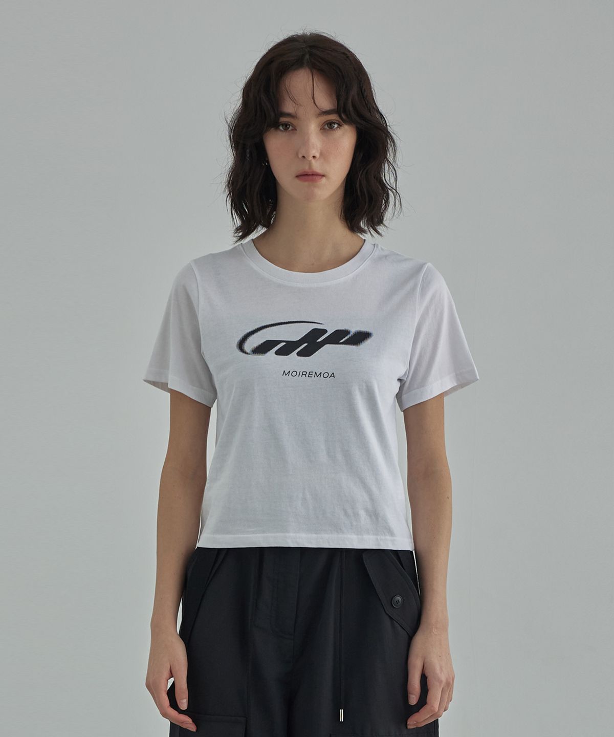무아르모아(MOIREMOA) MM crop tee-white