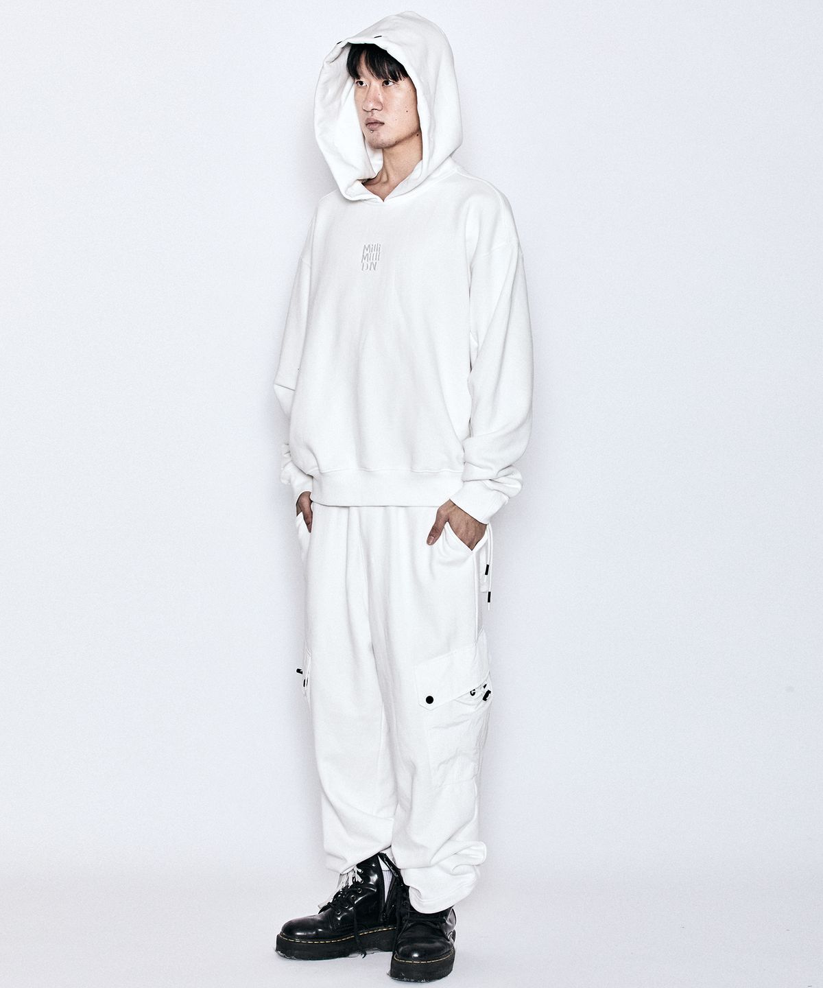 밀리밀리언(MILLIMILLION) COBBLESTONE SIGNATURE HOODY T21-WHITE