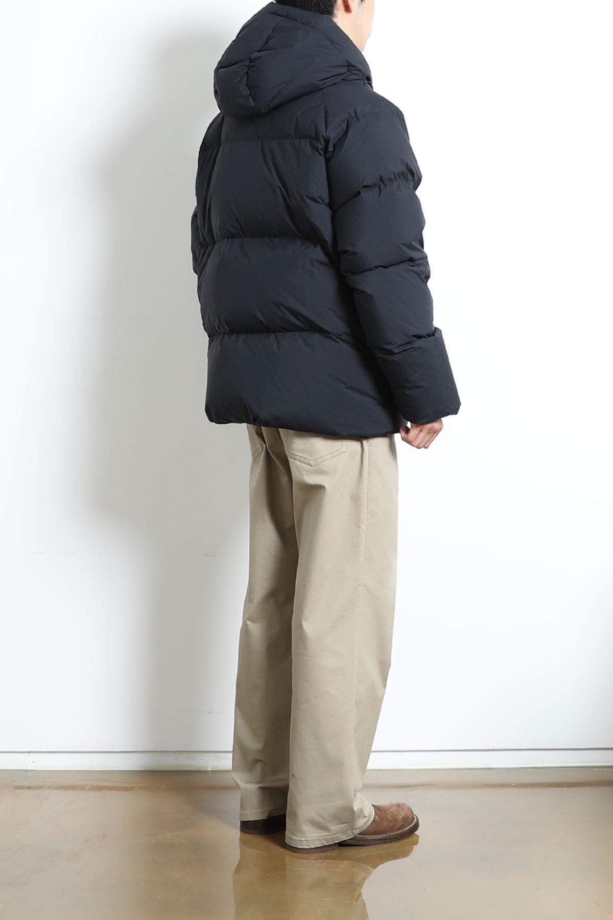 홀리선(HORLISUN) Northcove Raglan hood Goosedown Jacket Black Navy