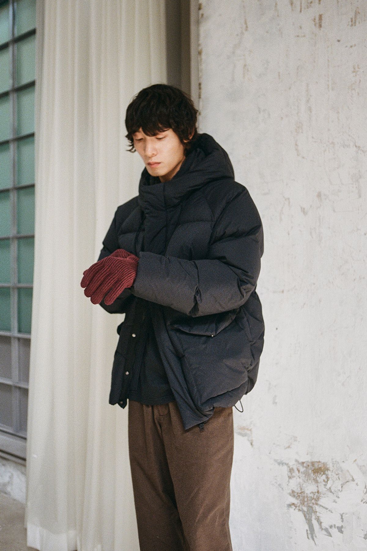 홀리선(HORLISUN) Northcove Raglan hood Goosedown Jacket Black Navy