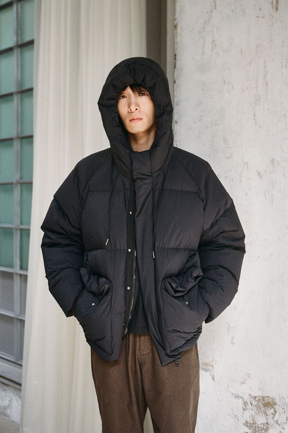 홀리선(HORLISUN) Northcove Raglan hood Goosedown Jacket Black Navy