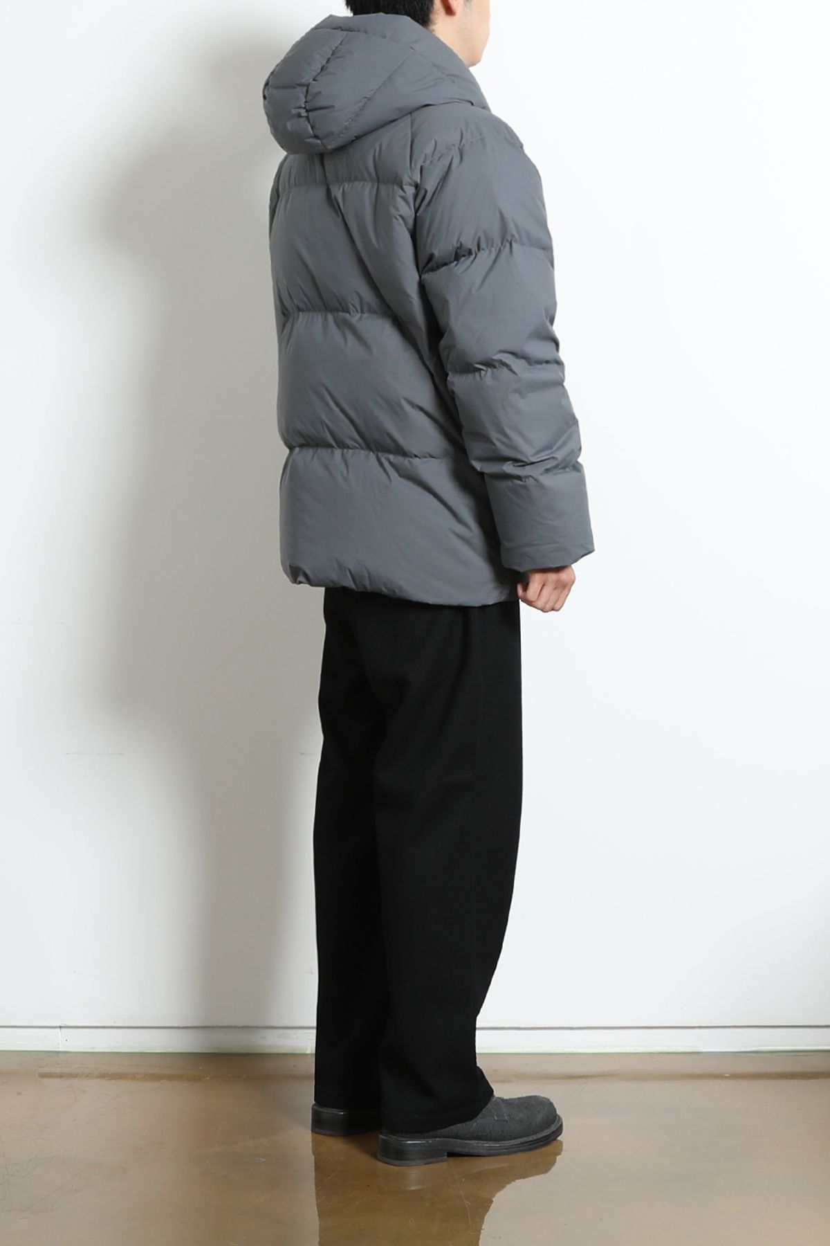 홀리선(HORLISUN) Northcove Raglan hood Goosedown Jacket Charcoal