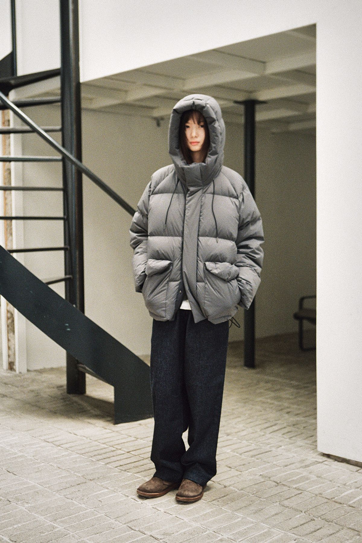홀리선(HORLISUN) Northcove Raglan hood Goosedown Jacket Charcoal