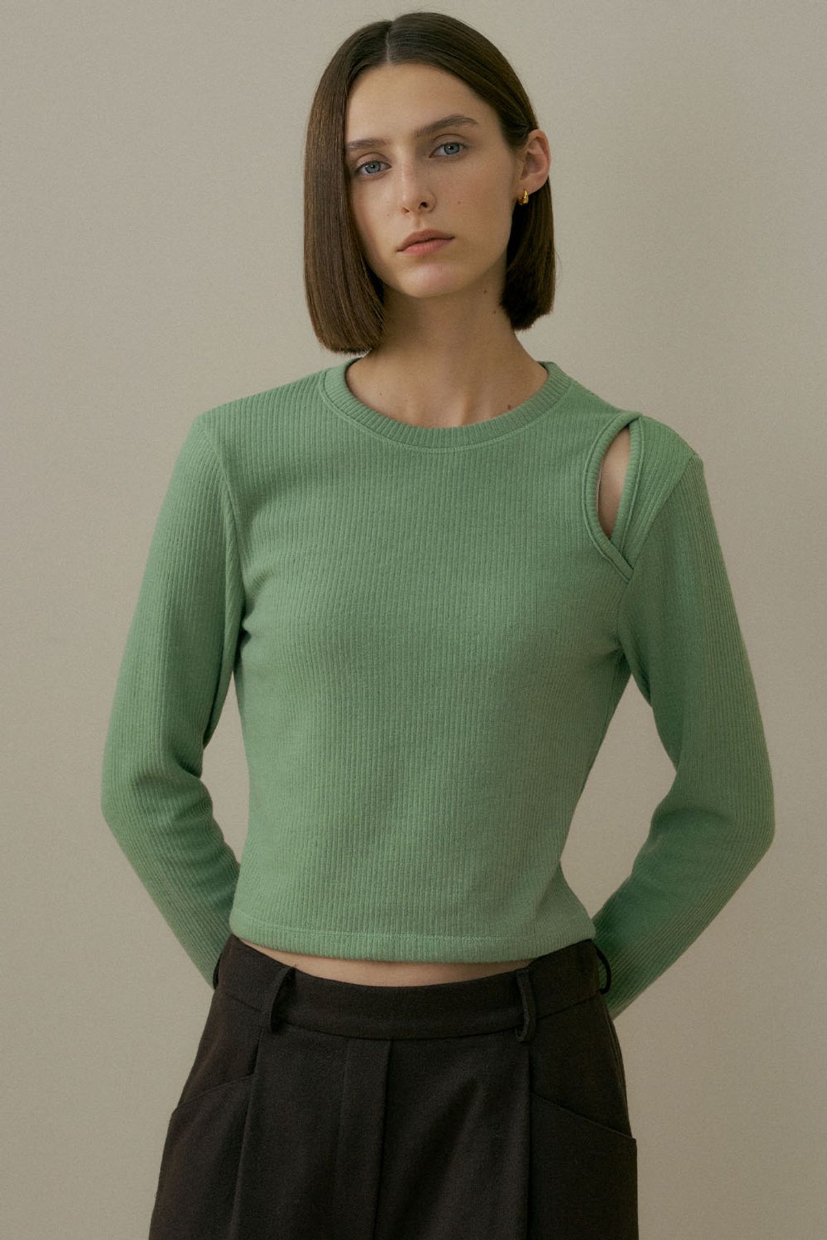 더페니(THE PENNY) SHOLDER SLIT LONG SLEEVE T