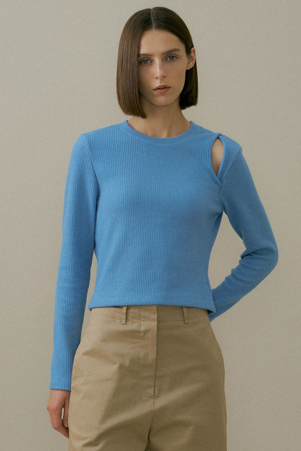 더페니(THE PENNY) SHOLDER SLIT LONG SLEEVE T