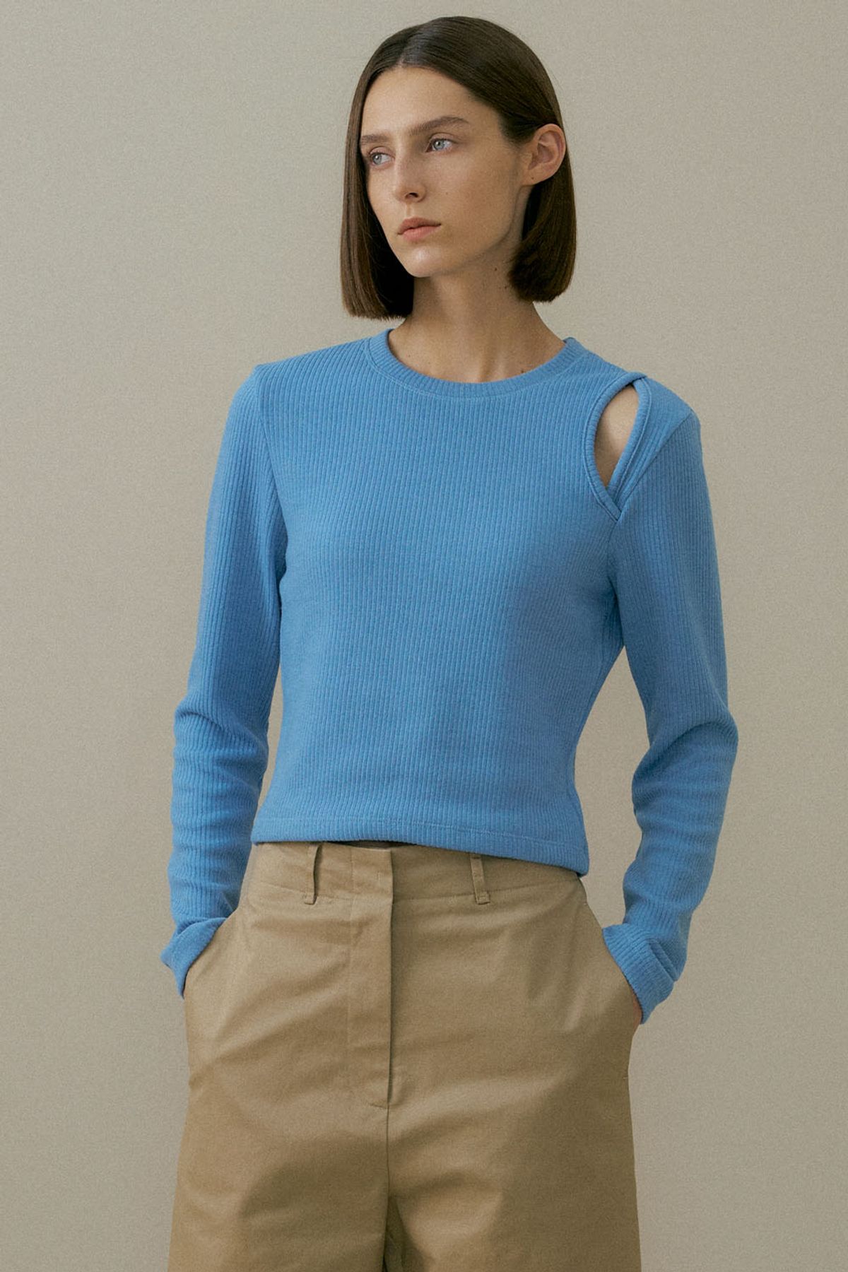 더페니(THE PENNY) SHOLDER SLIT LONG SLEEVE T