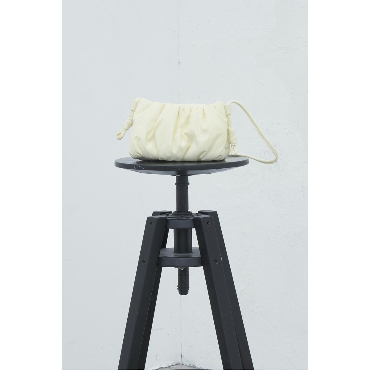 래코드(RECODE) Cross Candy Horizontal Phone Bag_RYBAA23800IVX