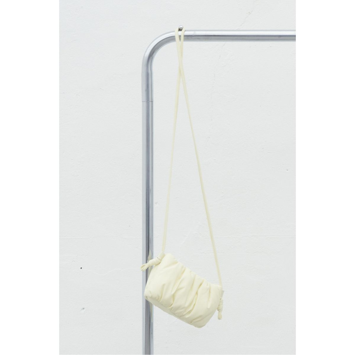 래코드(RECODE) Cross Candy Horizontal Phone Bag_RYBAA23800IVX