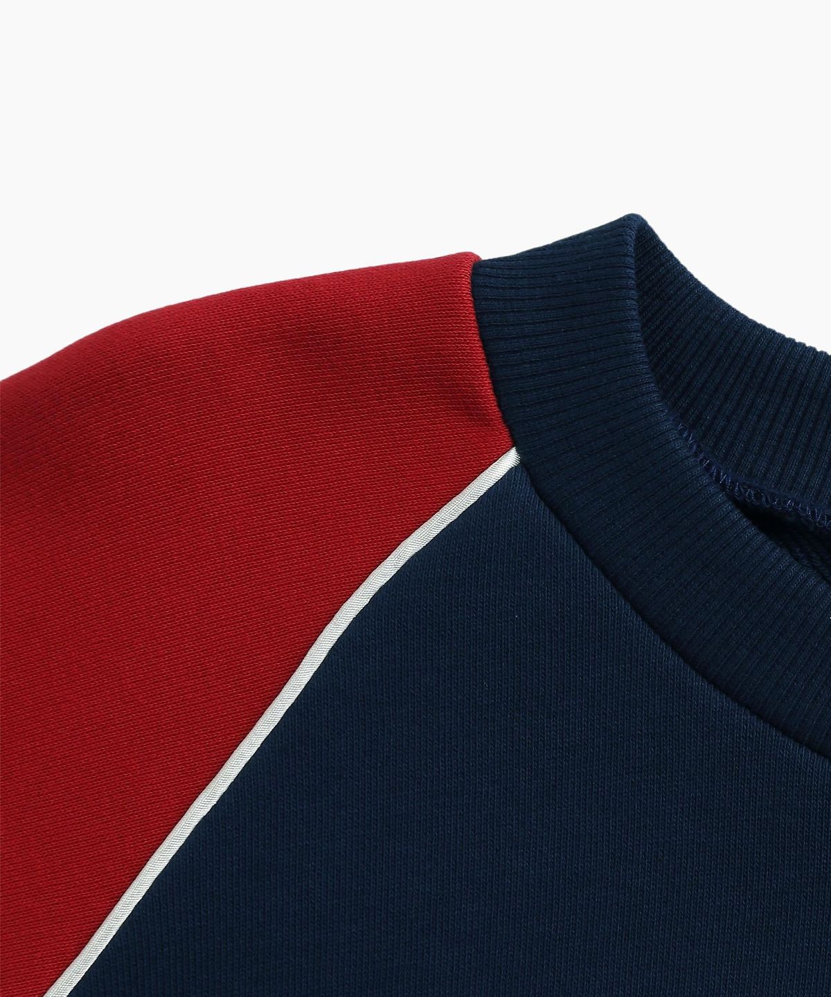 미나수(MENASOO) CIRCLE LETTERING REGLAN SWEATSHIRT_NAVY