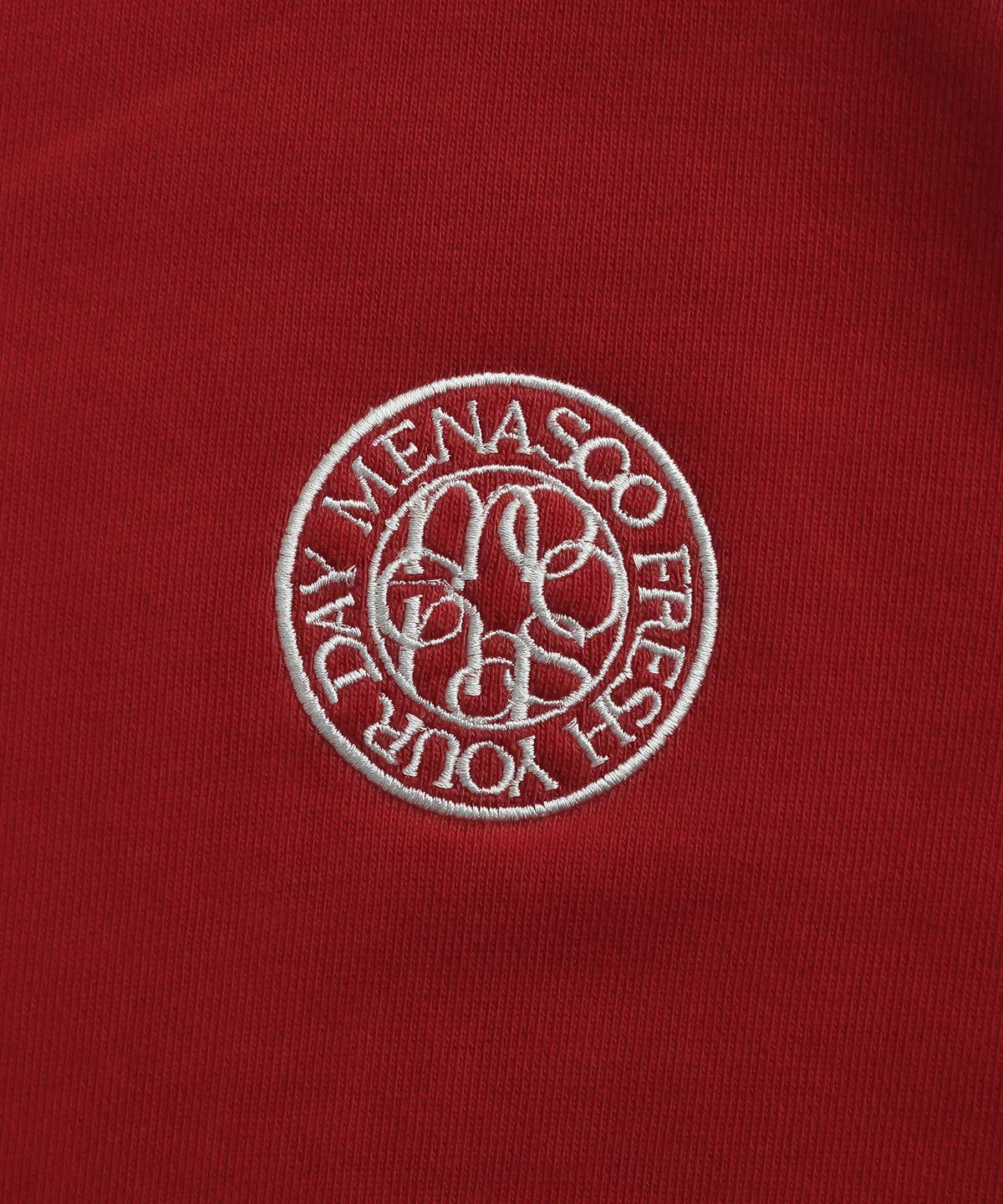 미나수(MENASOO) CIRCLE LETTERING REGLAN SWEATSHIRT_RED