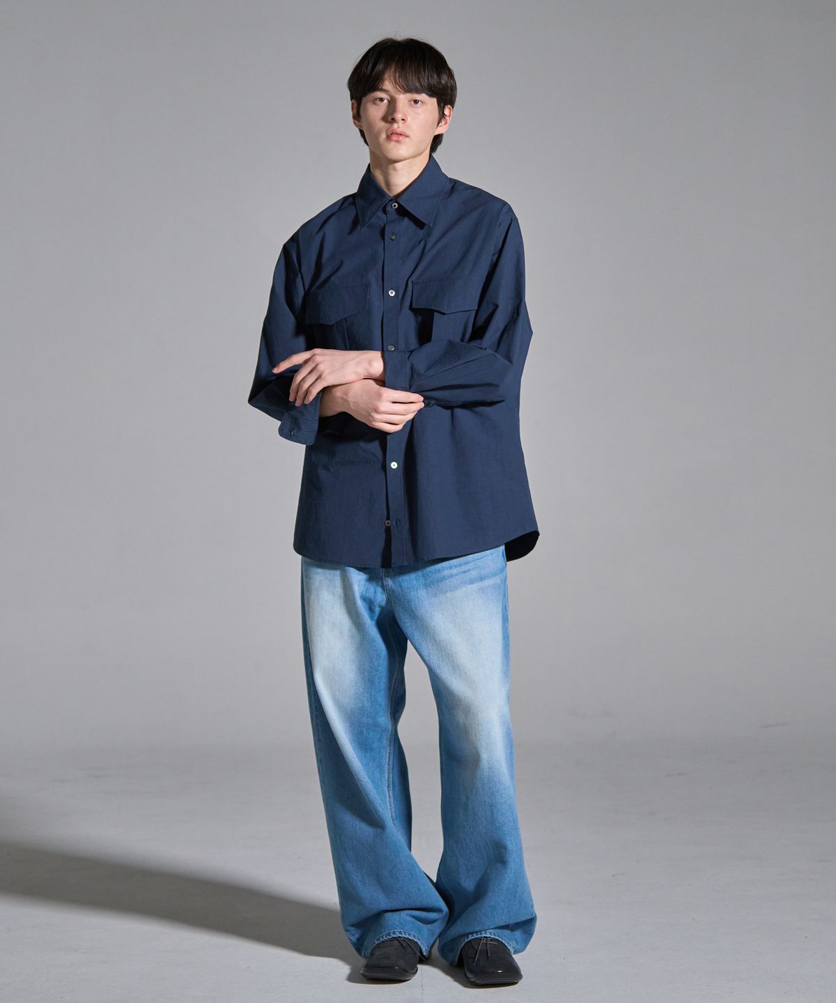 노운(NOUN) wide pocket shirts (navy)
