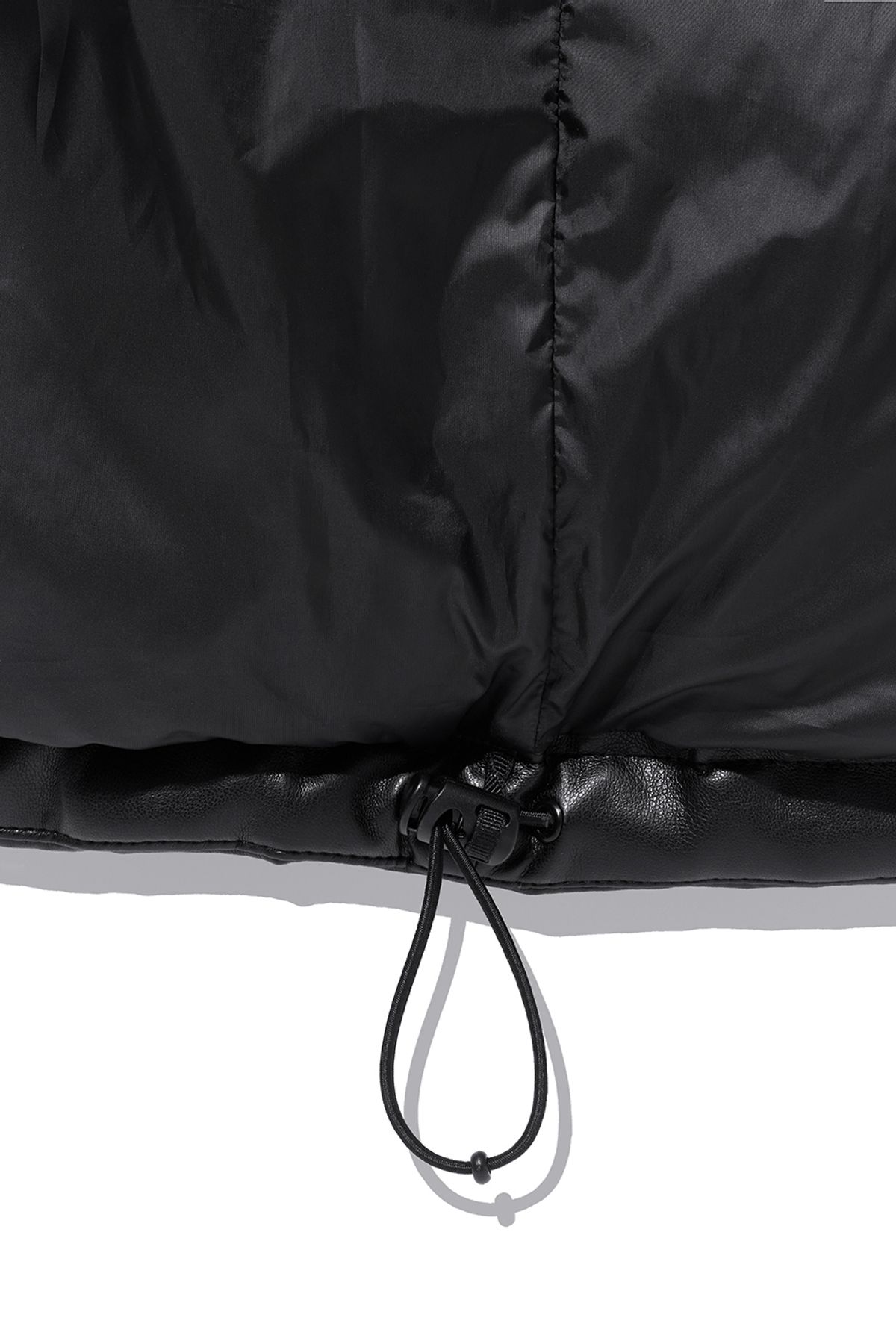 비바스튜디오(VIVASTUDIO) LEATHER PUFFER [BLACK]