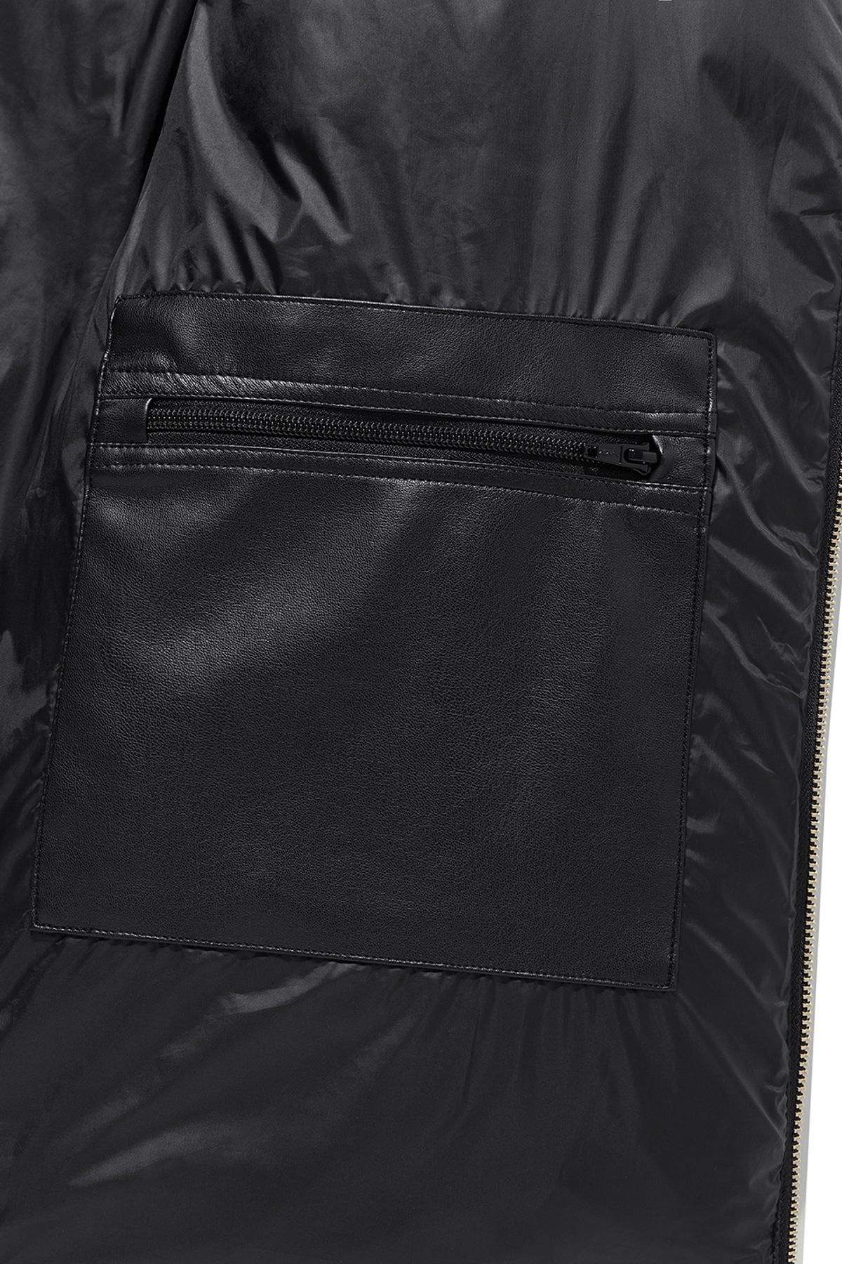 비바스튜디오(VIVASTUDIO) LEATHER PUFFER [BLACK]