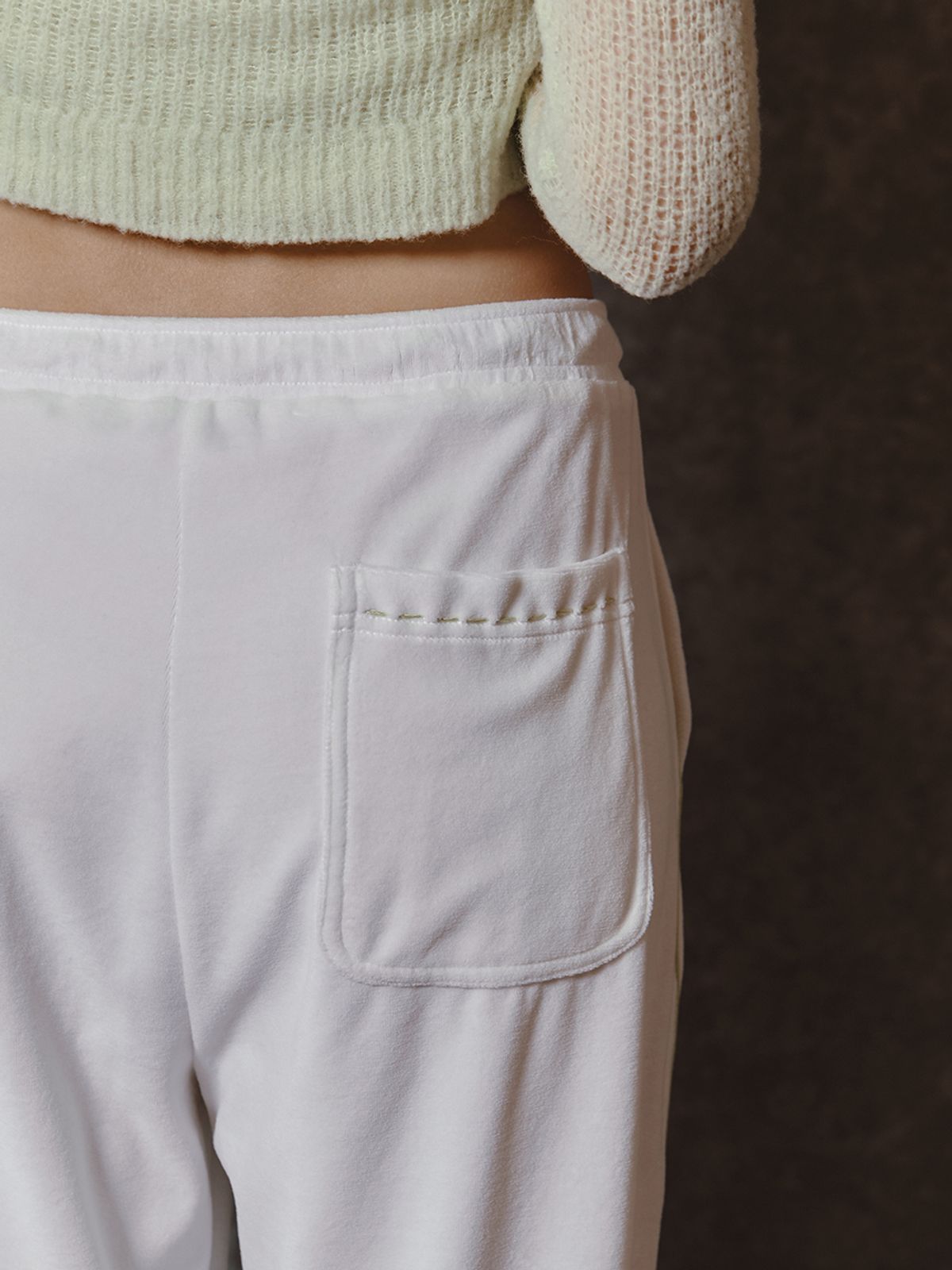 민더리(MEENDERI) PIPING VELVET JOGGER PANTS - WHITE