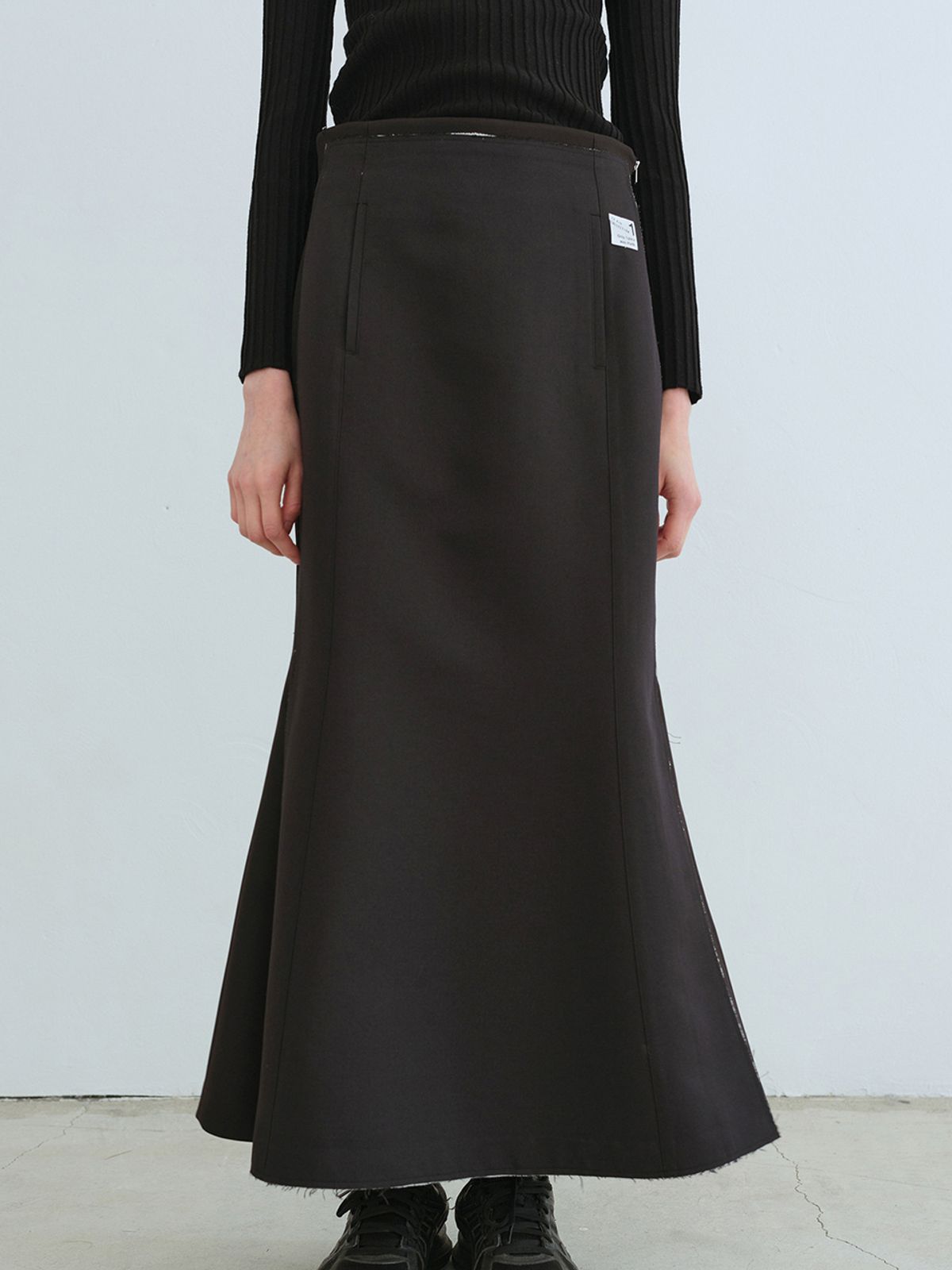 래코드(RECODE) Raw Cutting Mermaid Skirt_RQKAA23521BKX