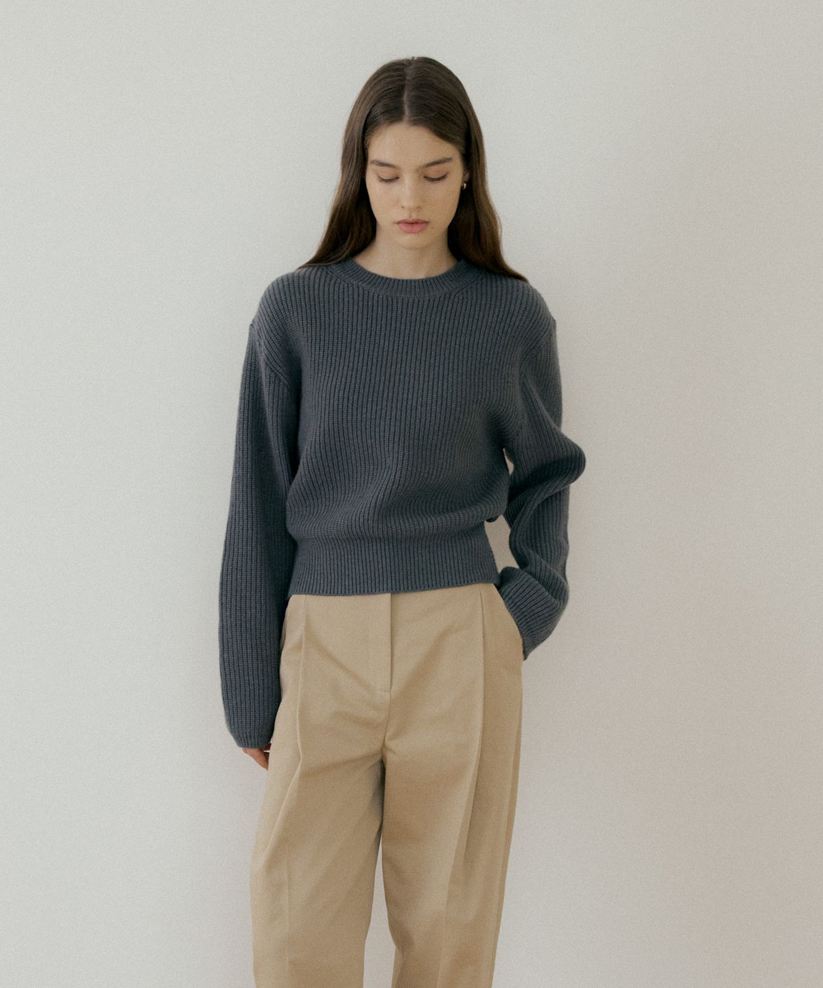 더페니(THE PENNY) BACK OPEN WOOL KNIT