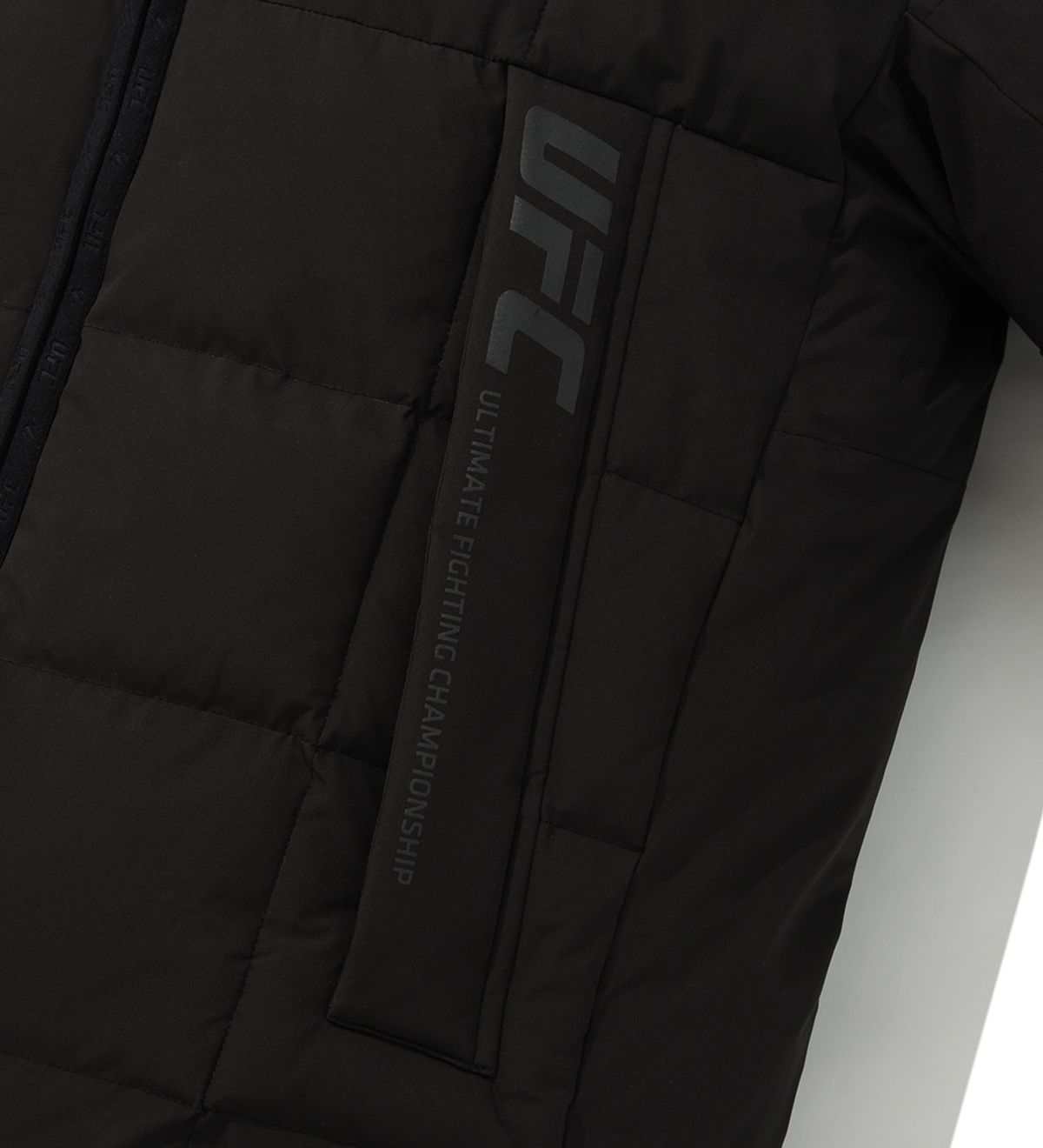 유에프씨 스포츠(UFC SPORT) UFC 프로 릴렉스핏 프리마로프트 점퍼 블랙 U2PJU3302BK