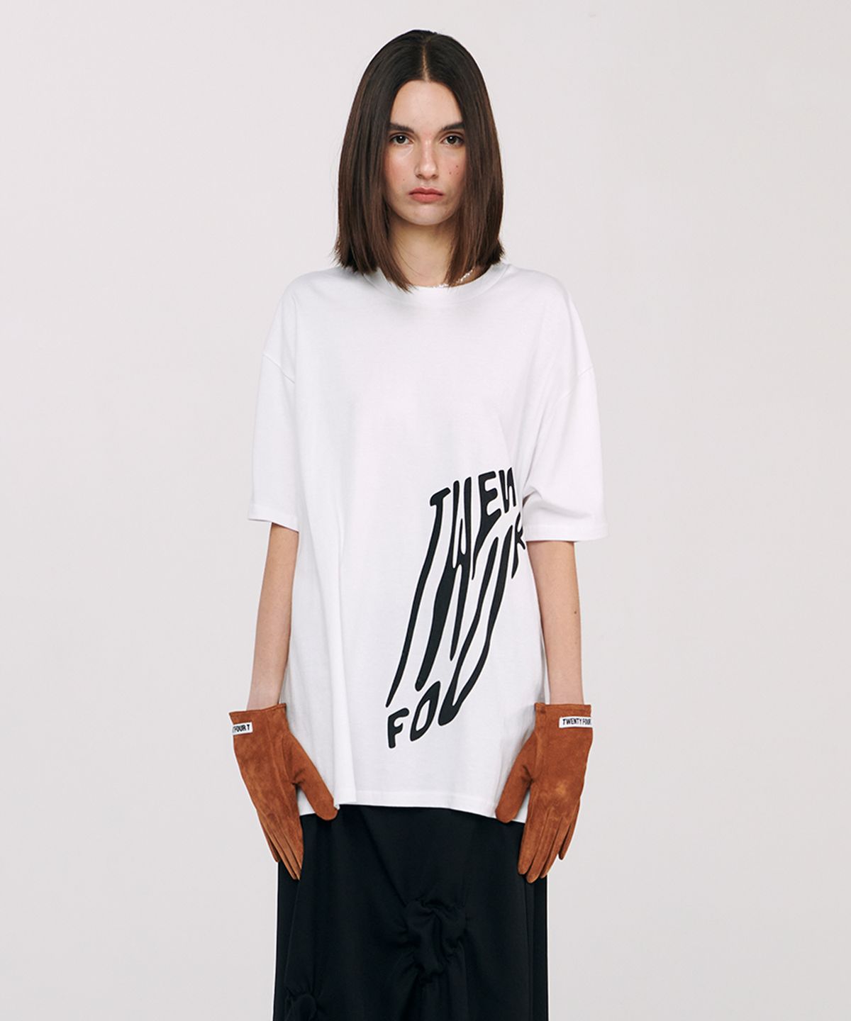 트웬티포티(TWENTY FOUR T) 팁시 로고 티셔츠 화이트