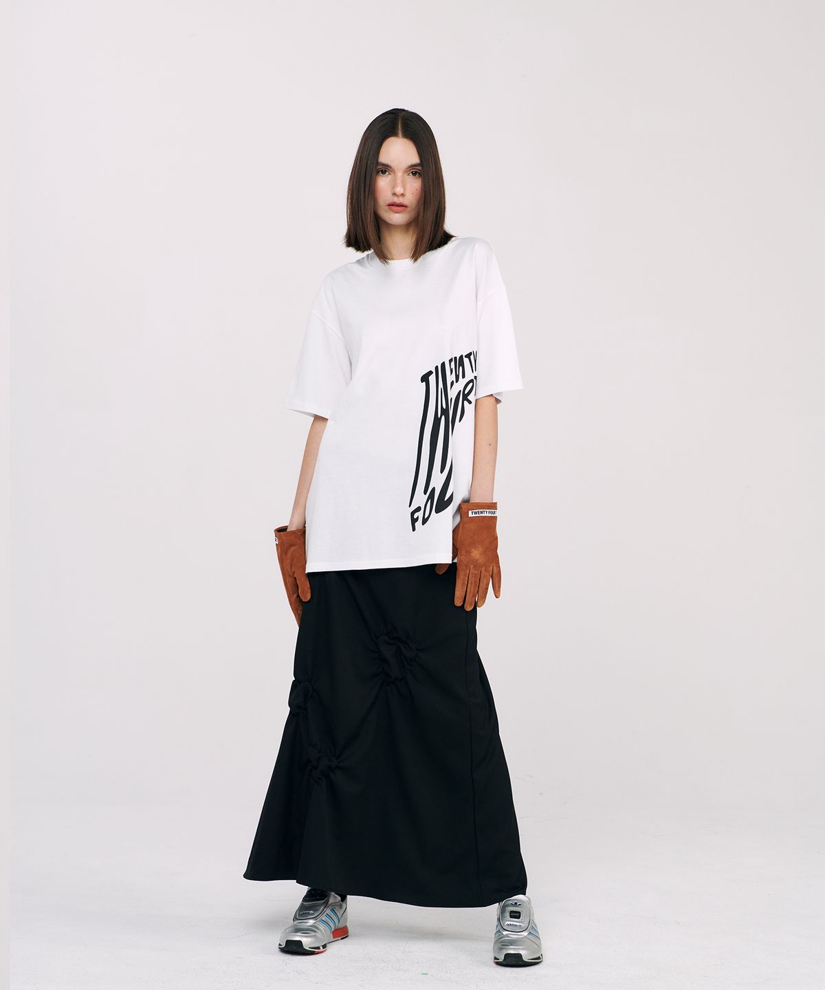 트웬티포티(TWENTY FOUR T) 팁시 로고 티셔츠 화이트